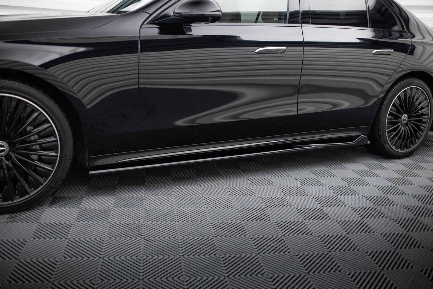 Dokładki Progów Mercedes-Benz E W214 AMG-Line Maxton