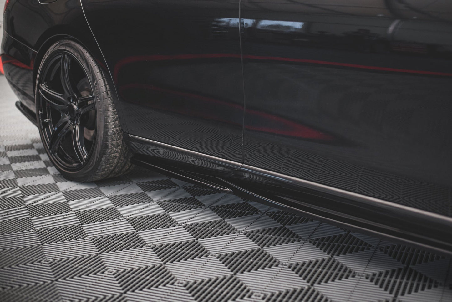 Dokładki Progów Maxton Mercedes E W213 Standard