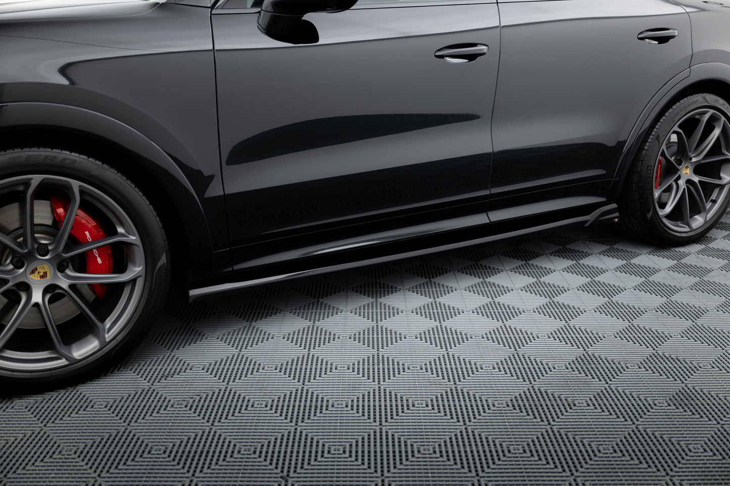 Dokładki Progów Porsche Cayenne Coupe/SUV Mk3 Maxton Design