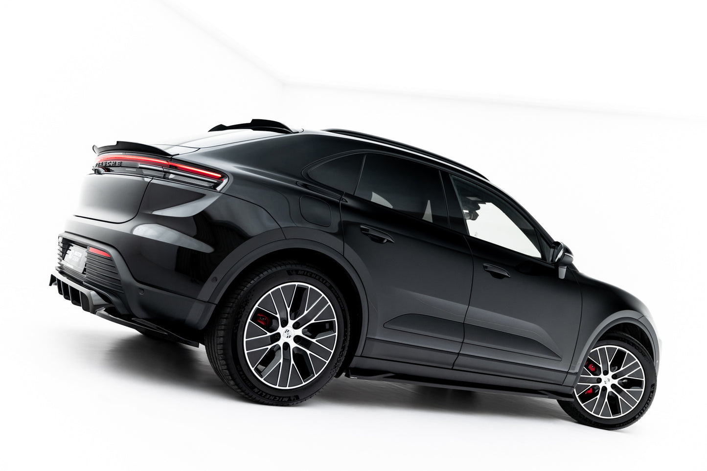 Dokładki Progów Porsche Macan EV Mk1 Maxton Design