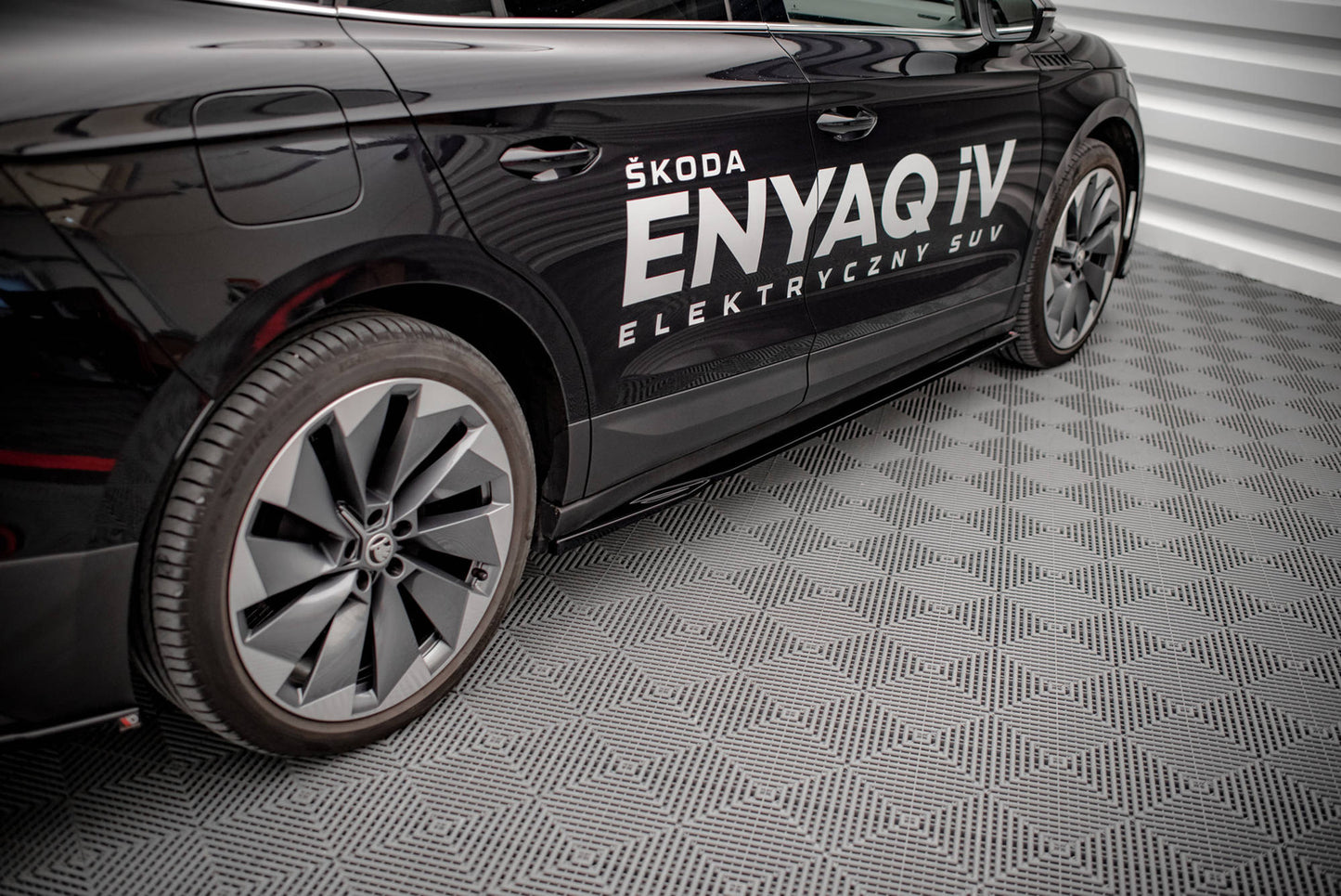 Dokładki Progów Maxton Design Skoda Enyaq iV Mk1