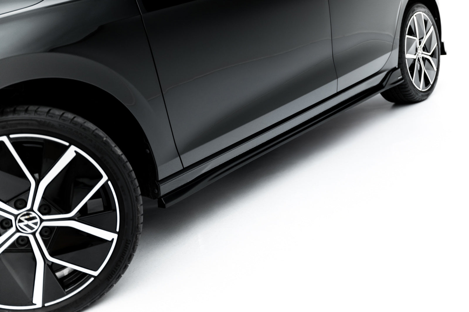 Dokładki Progów Volkswagen Golf Mk8 Facelift Maxton