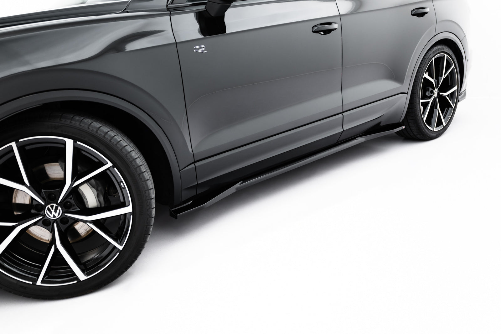 Dokładki Progów VW Touareg R-Line Mk3 Facelift Maxton