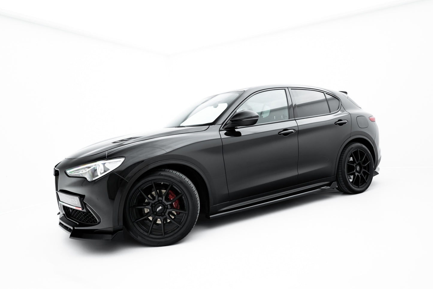 Dokładki Progów Alfa Romeo Stelvio Mk1 Maxton Design V.2