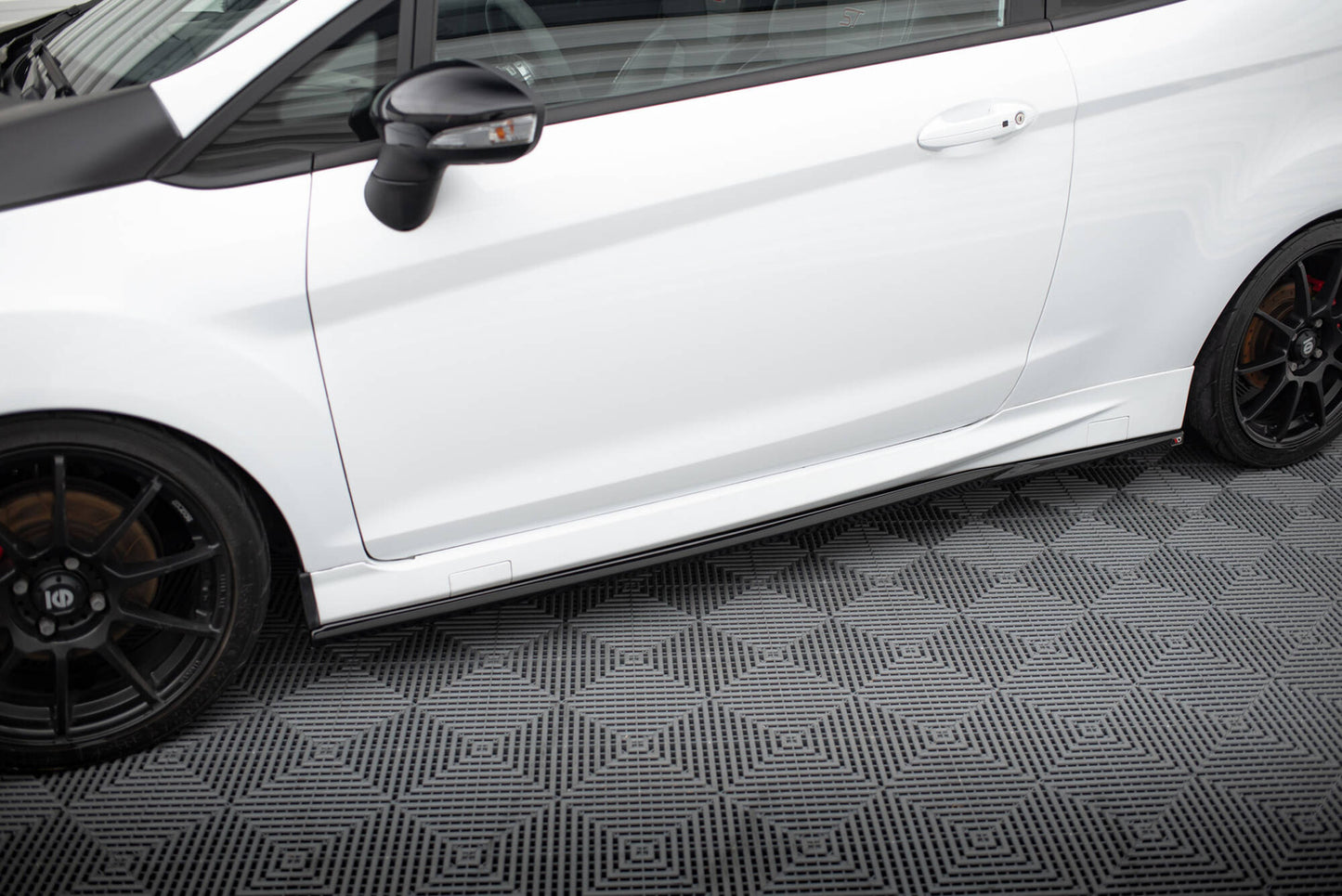 Dokładki Progów Ford Fiesta ST Mk7 Maxton Design V.4