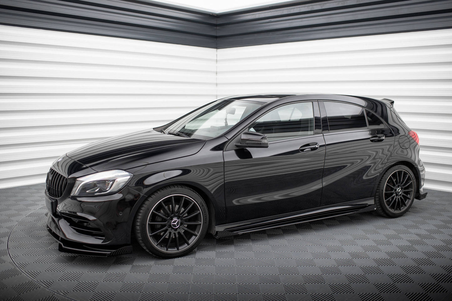 Dokładki Progów Mercedes A W176 AMG-Line Maxton Design
