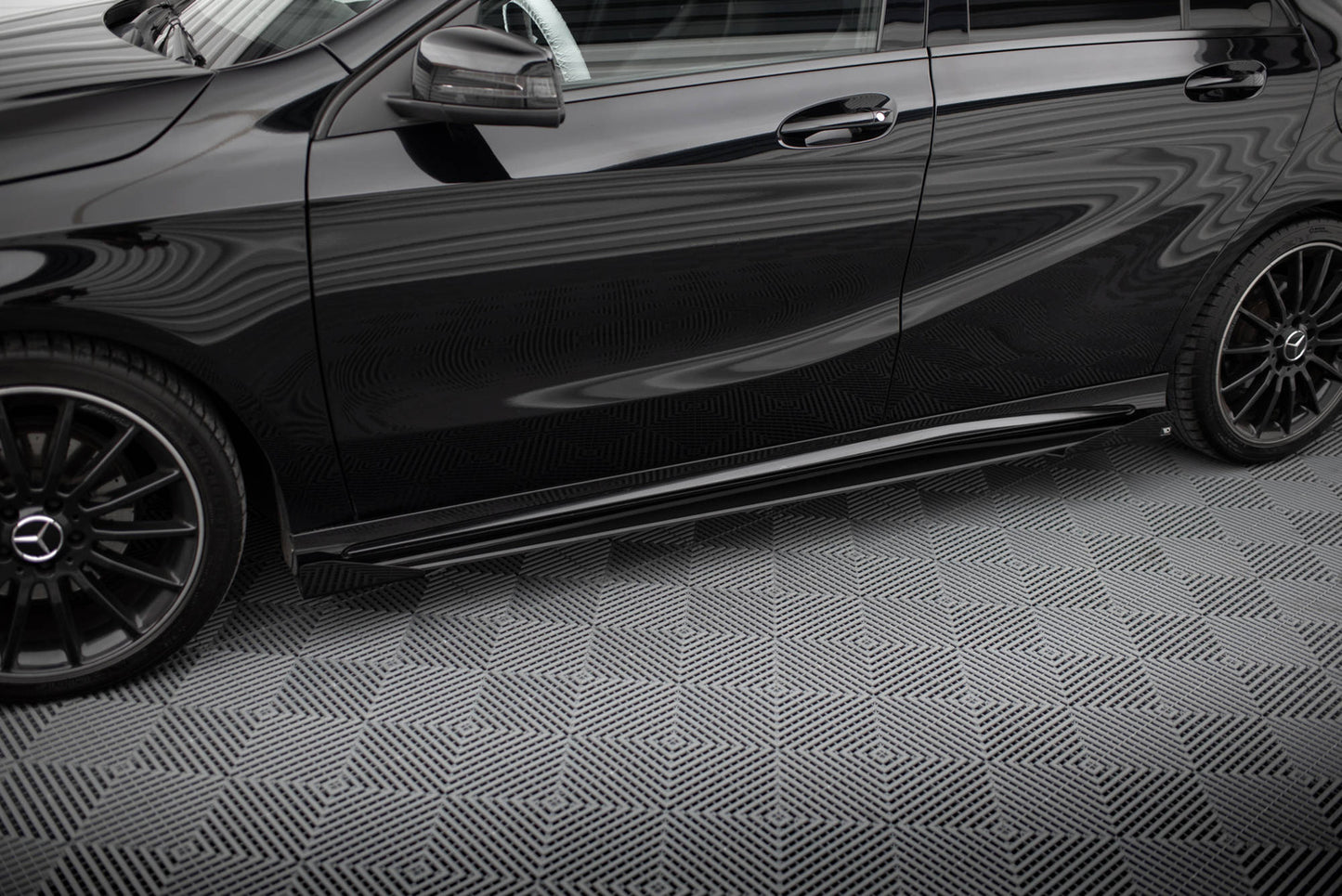 Dokładki Progów Mercedes A W176 AMG-Line Maxton Design