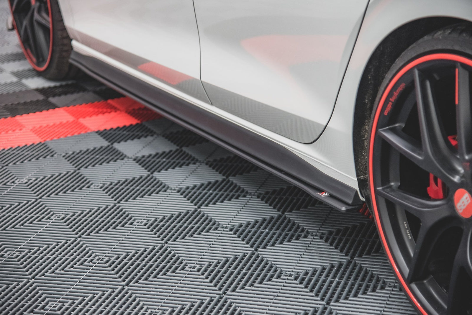 Dokładki Progów Golf GTI Mk8 Street Pro Maxton Design