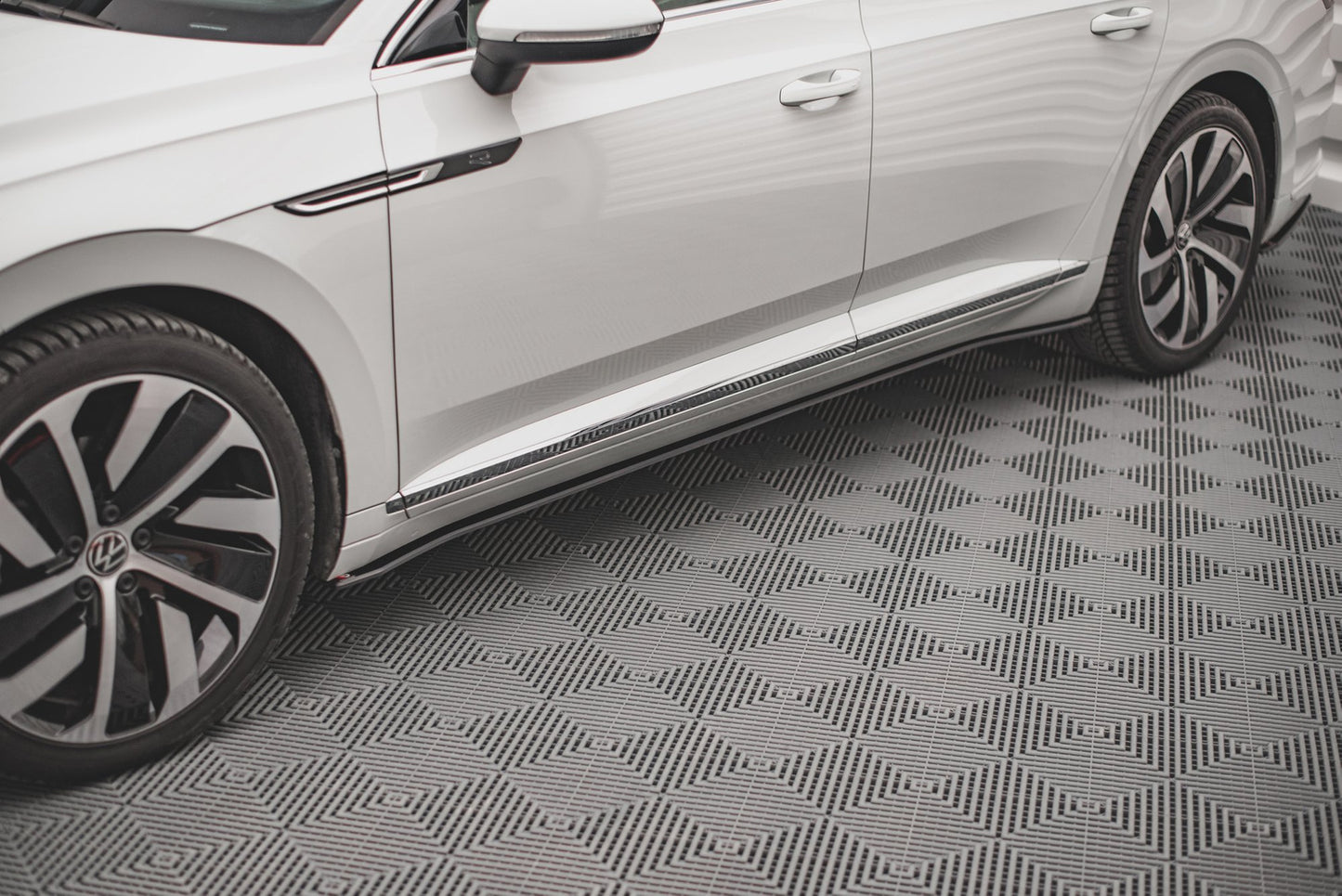 Dokładki Progów VW Arteon R/R-Line Street Pro V.1 Maxton