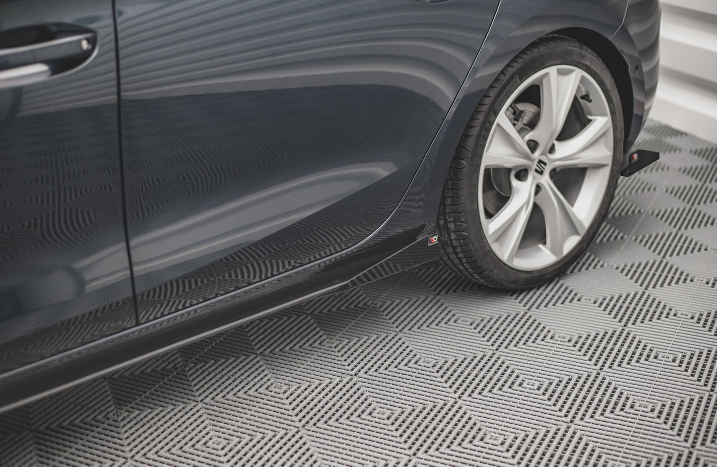 Flapsy Boczne Seat Leon FR Mk4 Maxton Design