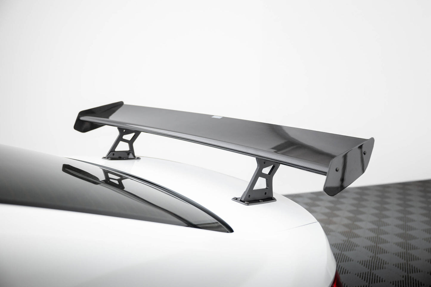 Karbonowy Spoiler Volkswagen Jetta GLI Mk7 Maxton Design