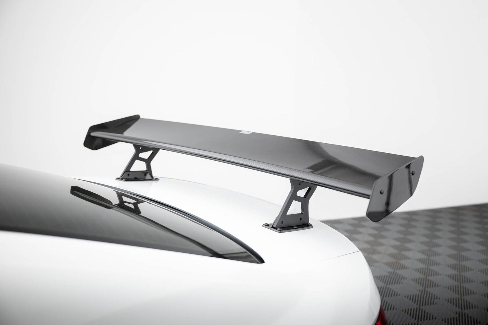 Karbonowy Spoiler Volkswagen Jetta GLI Mk7 Maxton Design