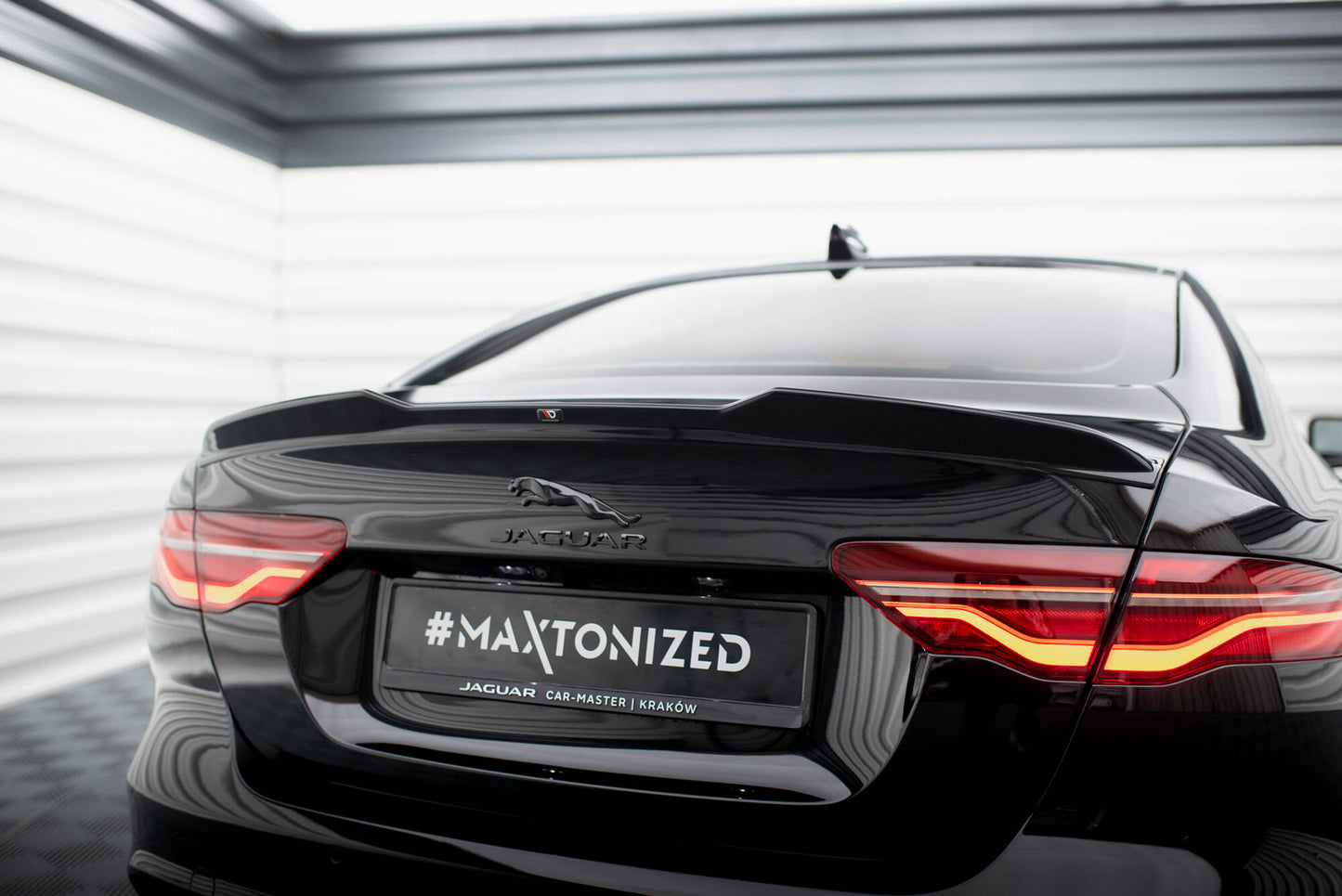 Przedłużenie Spoilera 3D Jaguar XE X760 Facelift Maxton Design