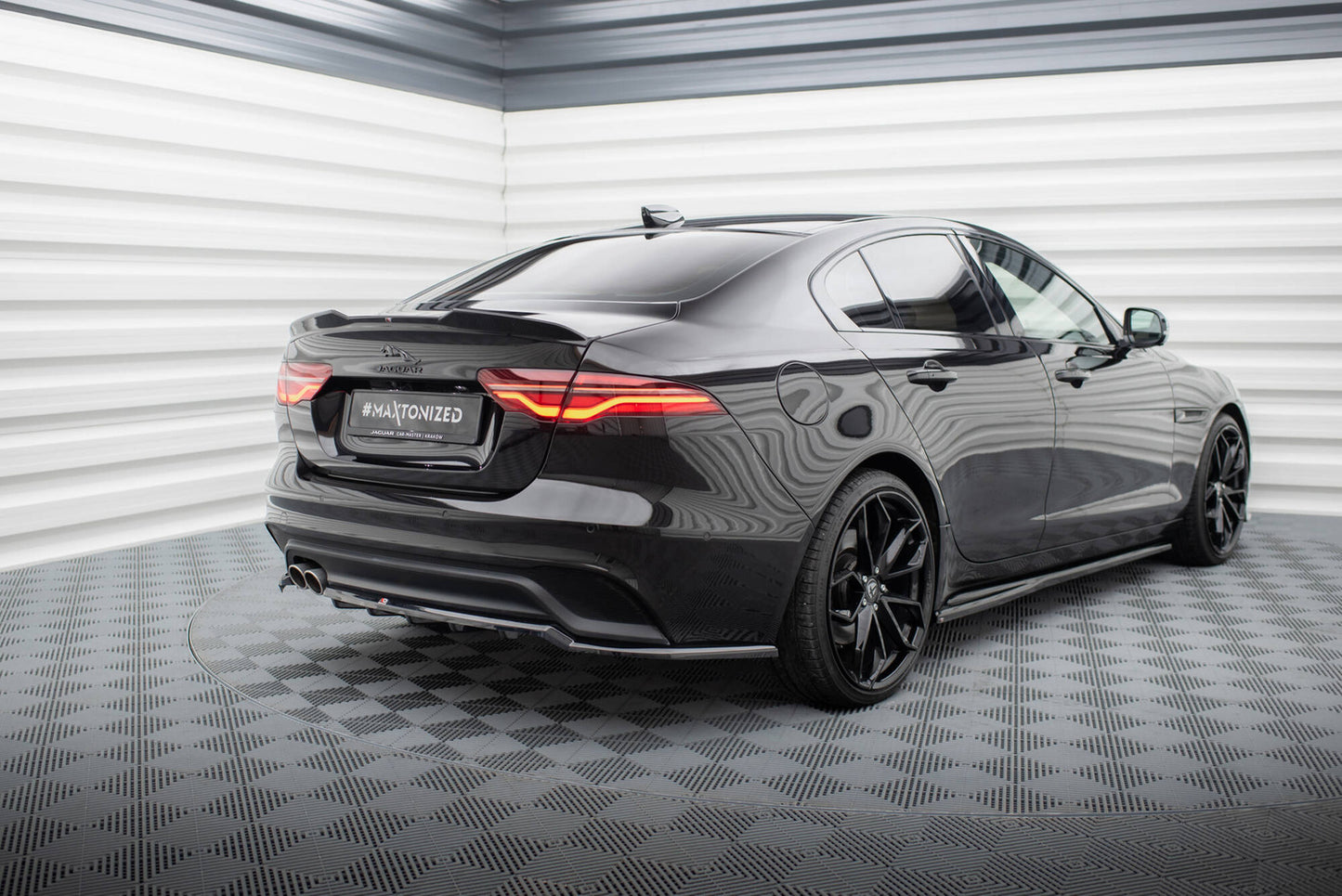 Przedłużenie Spoilera 3D Jaguar XE X760 Facelift Maxton Design
