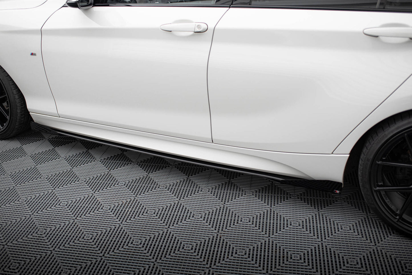 Side Flaps Maxton BMW 1 F20 M140i M-Pack Street Pro