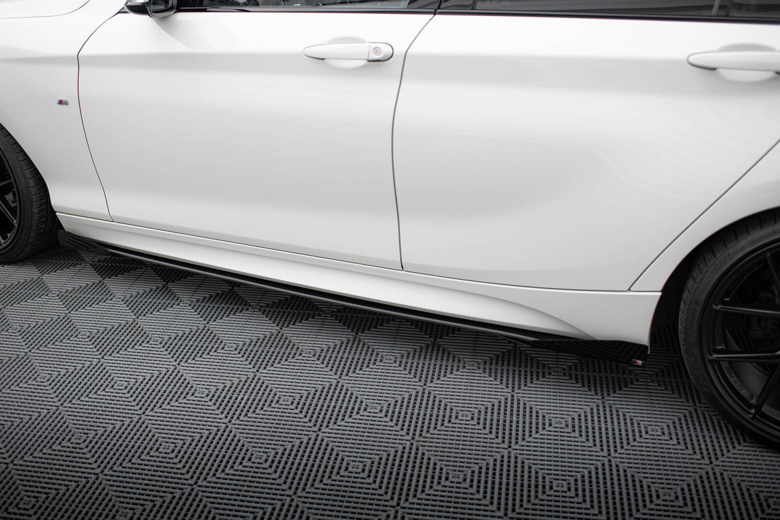 Side Flaps Maxton BMW 1 F20 M140i M-Pack Street Pro