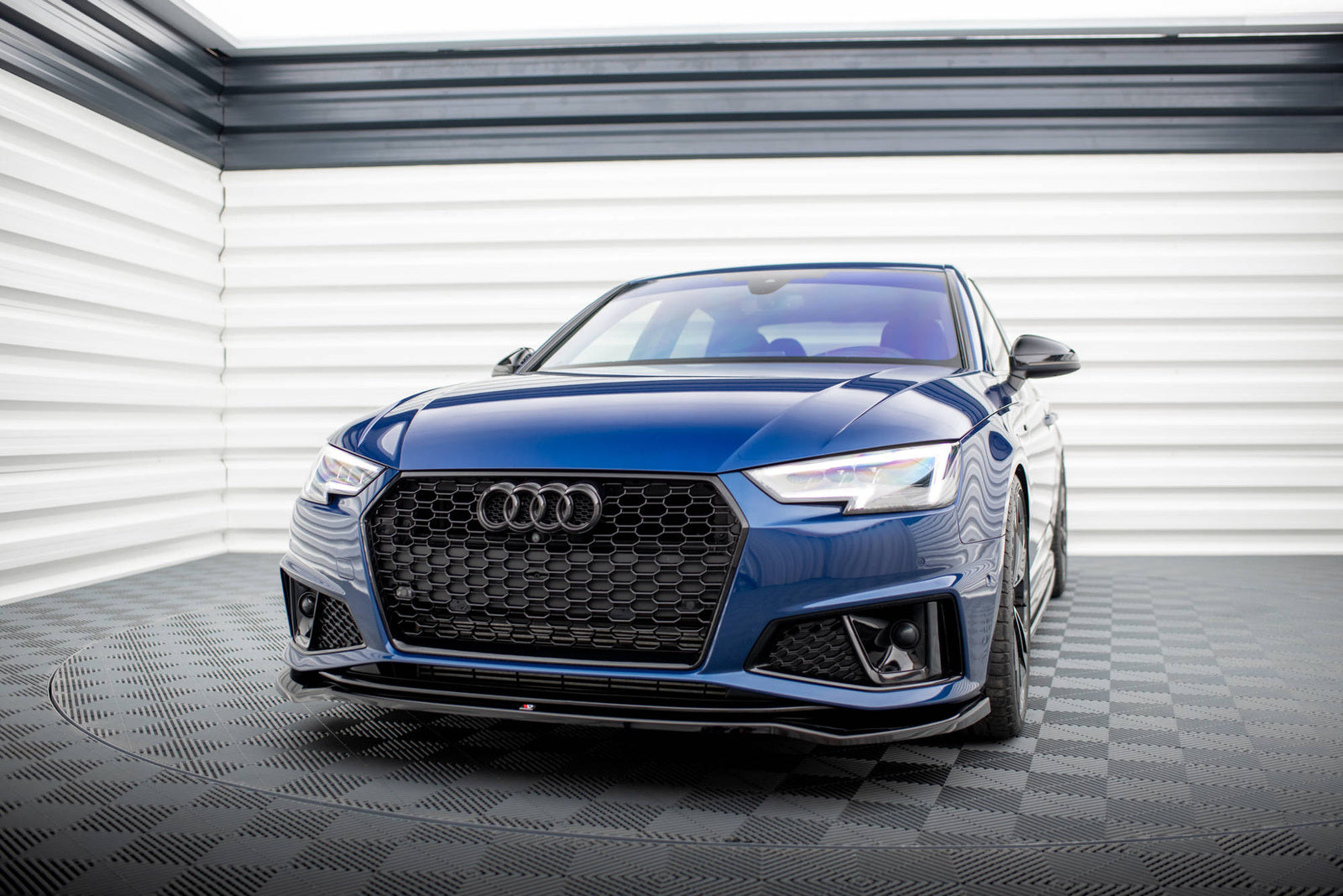 Splitter Przedni V.2 Audi A4 Competition B9 Maxton Design