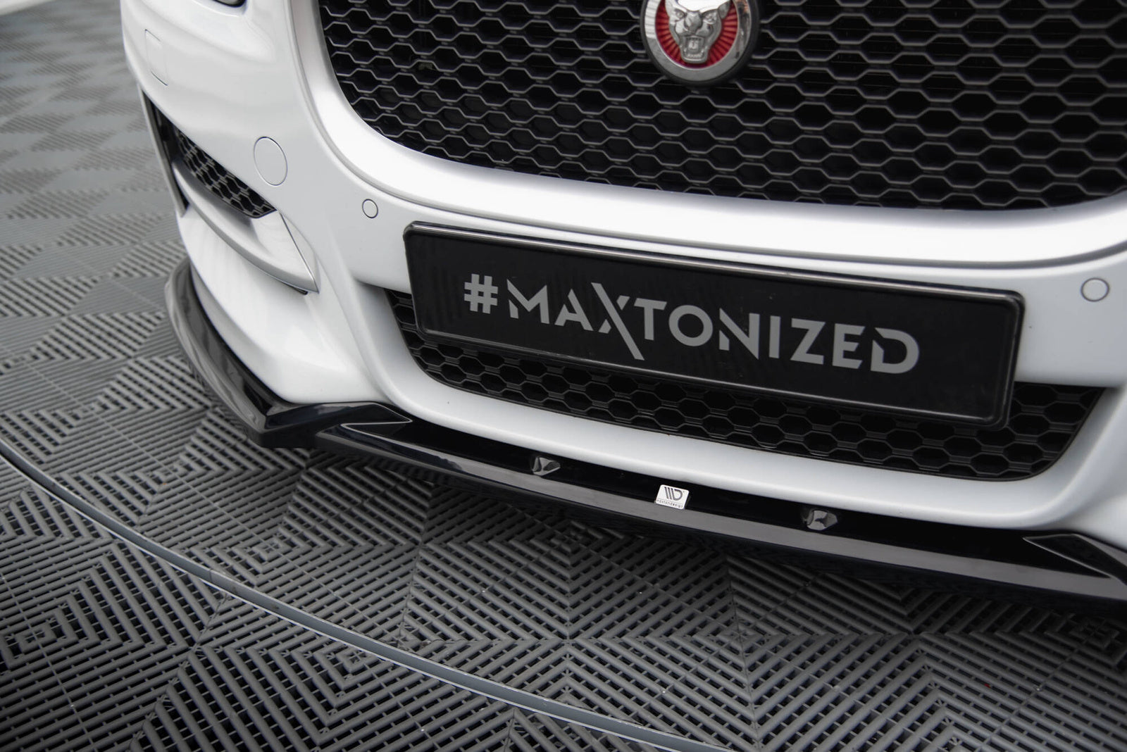 Splitter Przedni V.2 Jaguar XE R-Sport Maxton Design