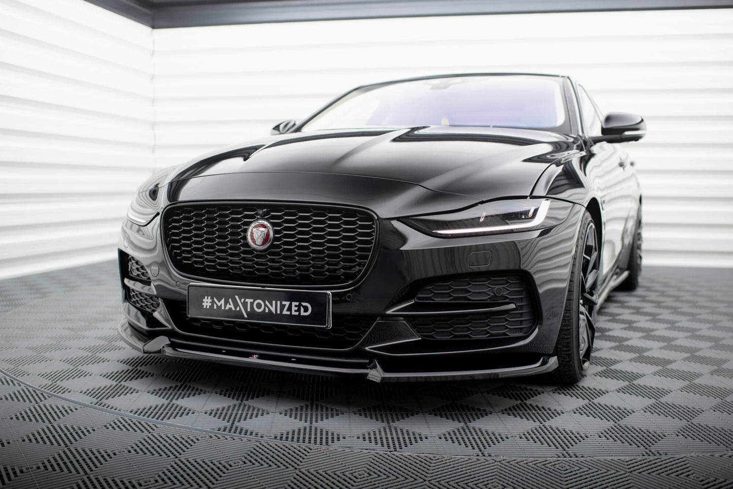 Splitter Przedni V.2 Maxton Jaguar XE X760 Facelift