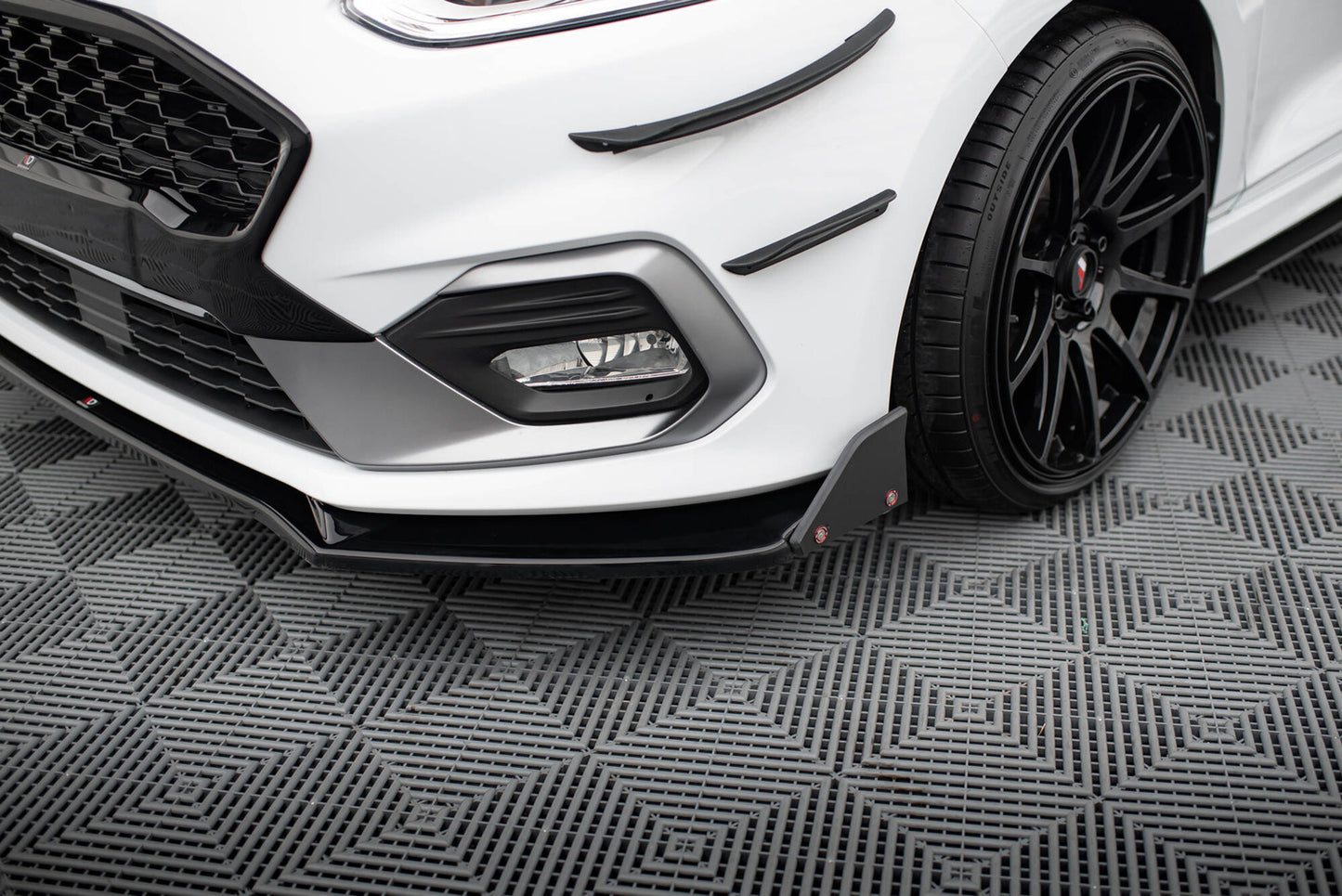 Splitter Przedni V.4 + Flaps Ford Fiesta ST/ST-Line Maxton