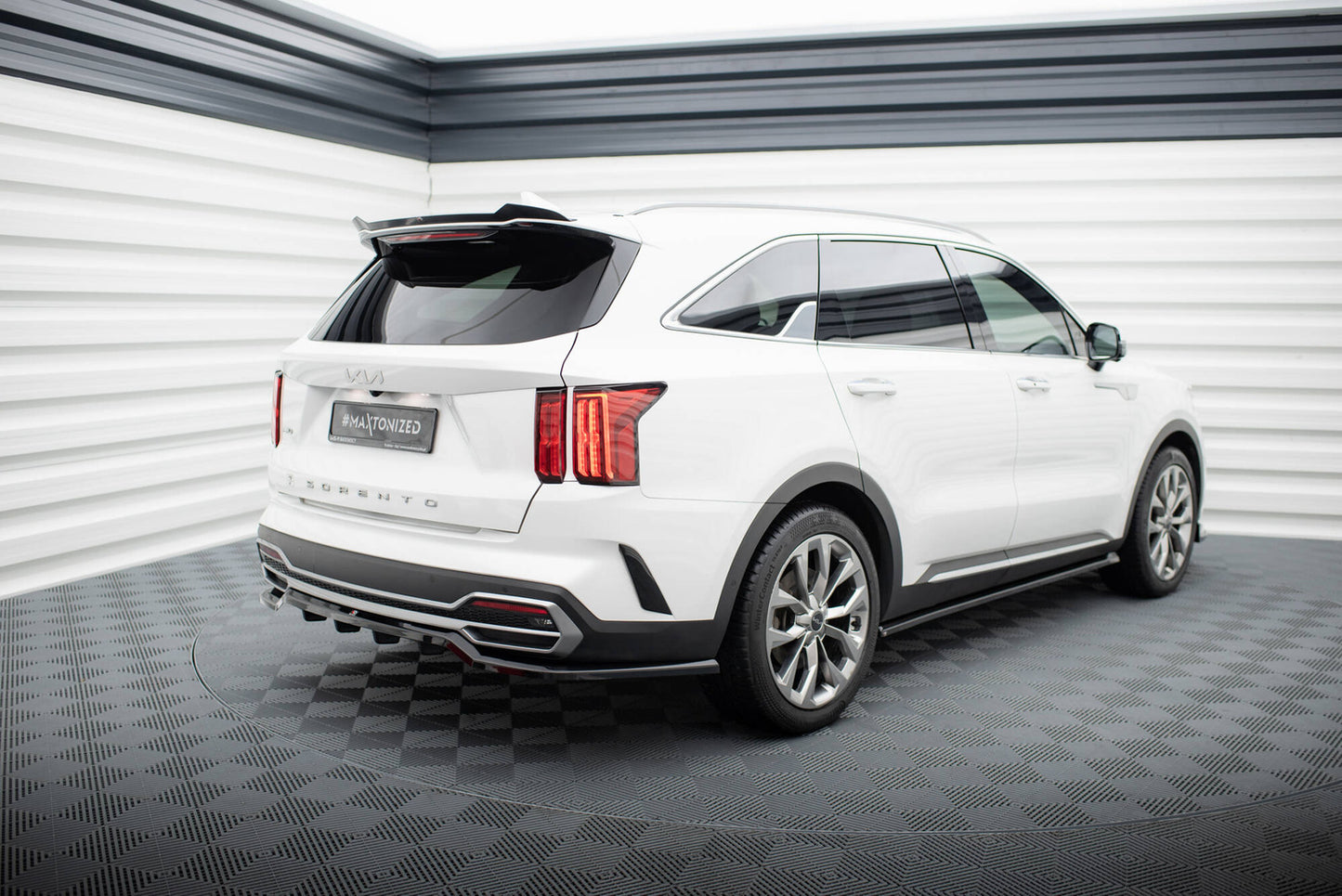 Splitter Tylny Kia Sorento Mk4 (Z Dyfuzorem) Maxton