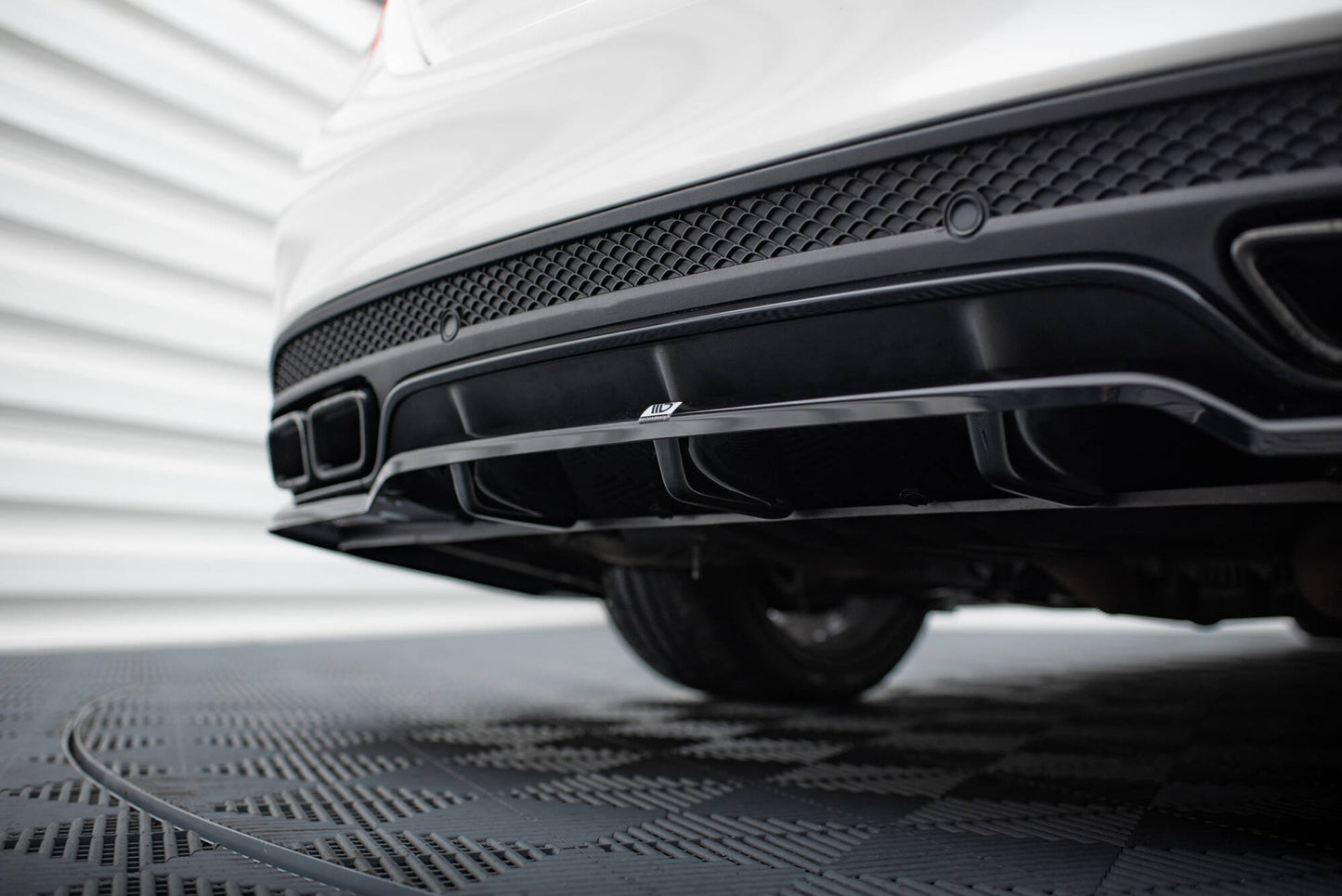Splitter Tylny Mercedes C63 AMG W205 Maxton Design