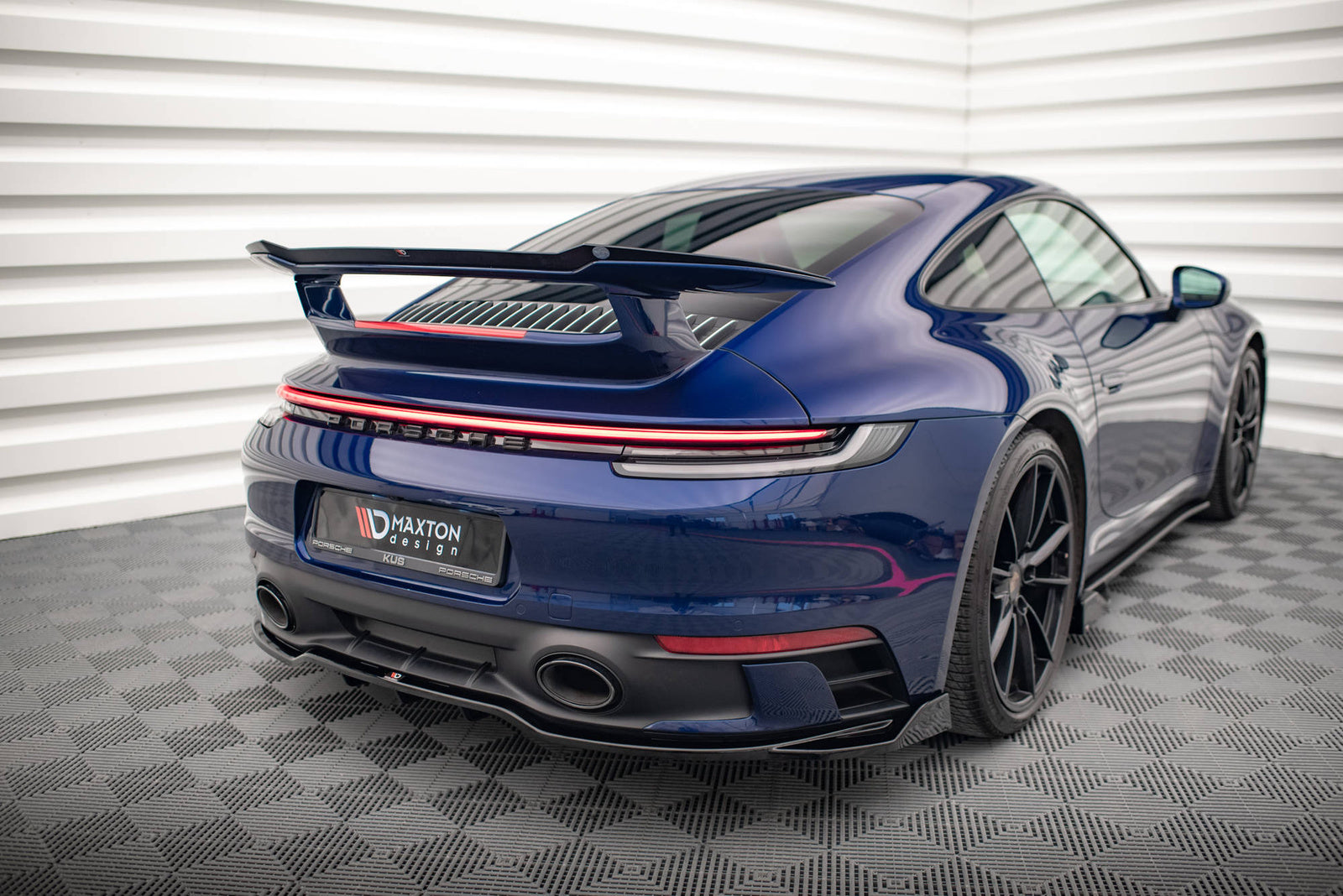 Splitter Tylny Porsche 911 Carrera 992 Aero Maxton Design