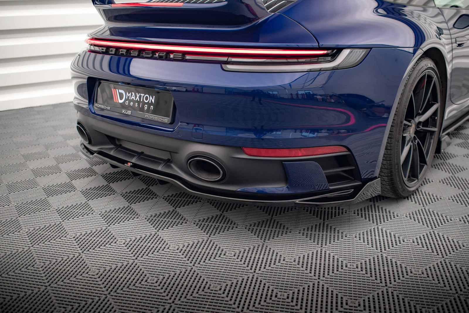 Splitter Tylny Porsche 911 Carrera 992 Aero Maxton Design