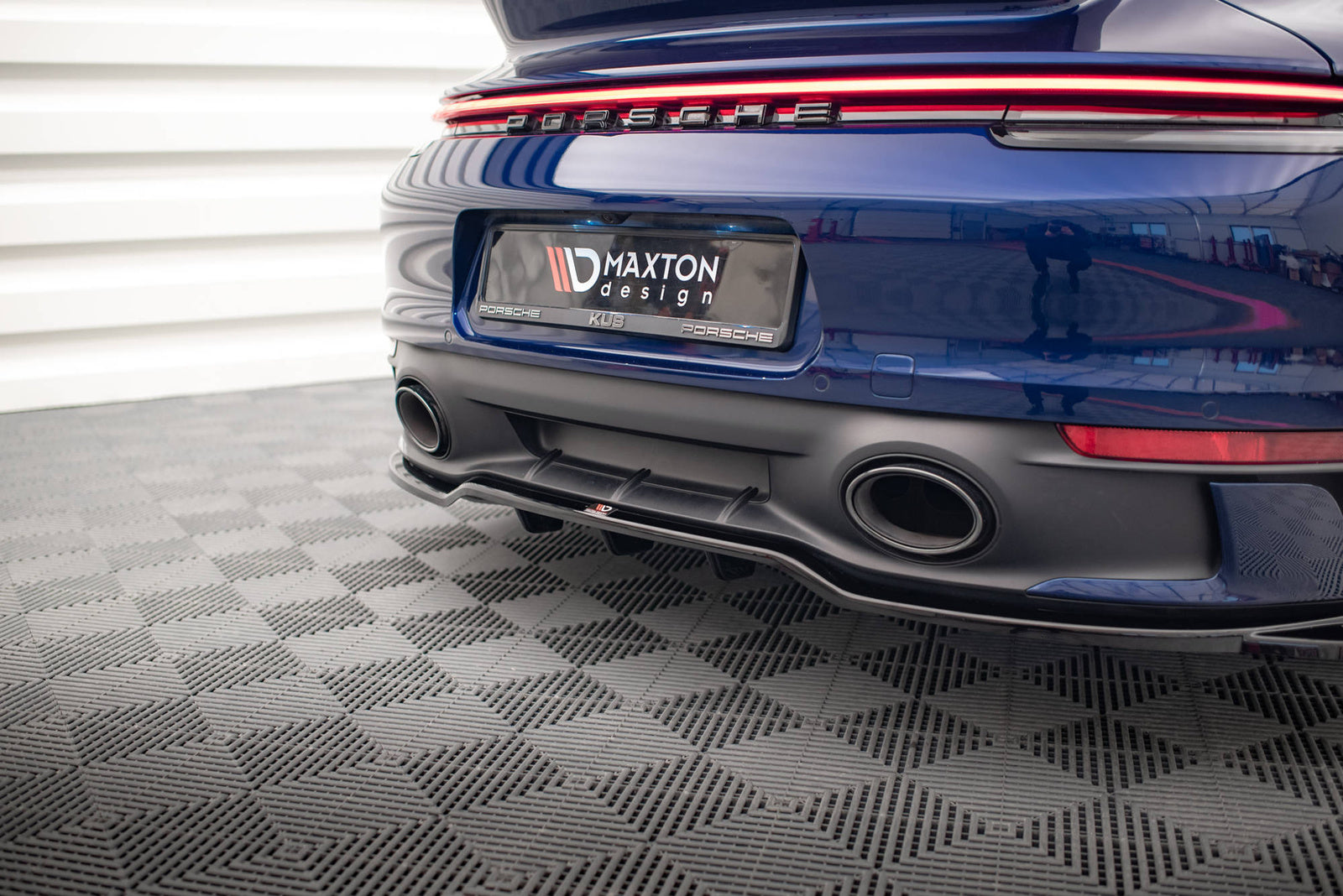 Splitter Tylny Porsche 911 Carrera 992 Aero Maxton Design