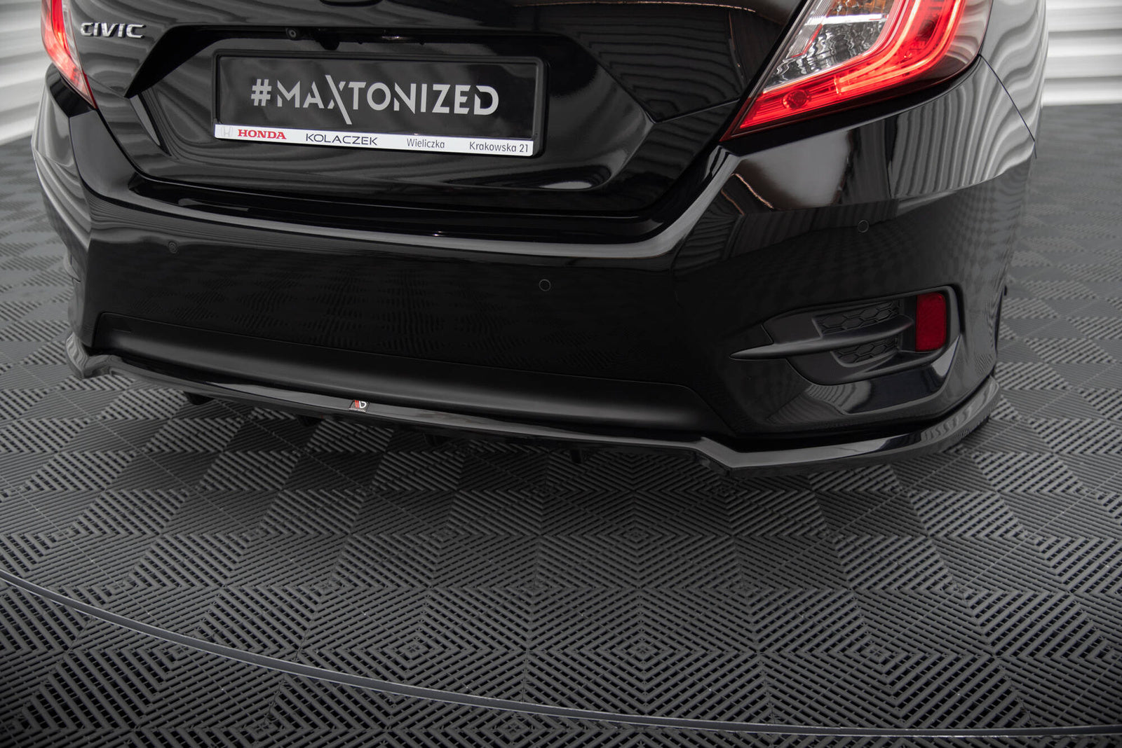 Splitter Tylny z Dyfuzorem Honda Civic Mk10 Maxton