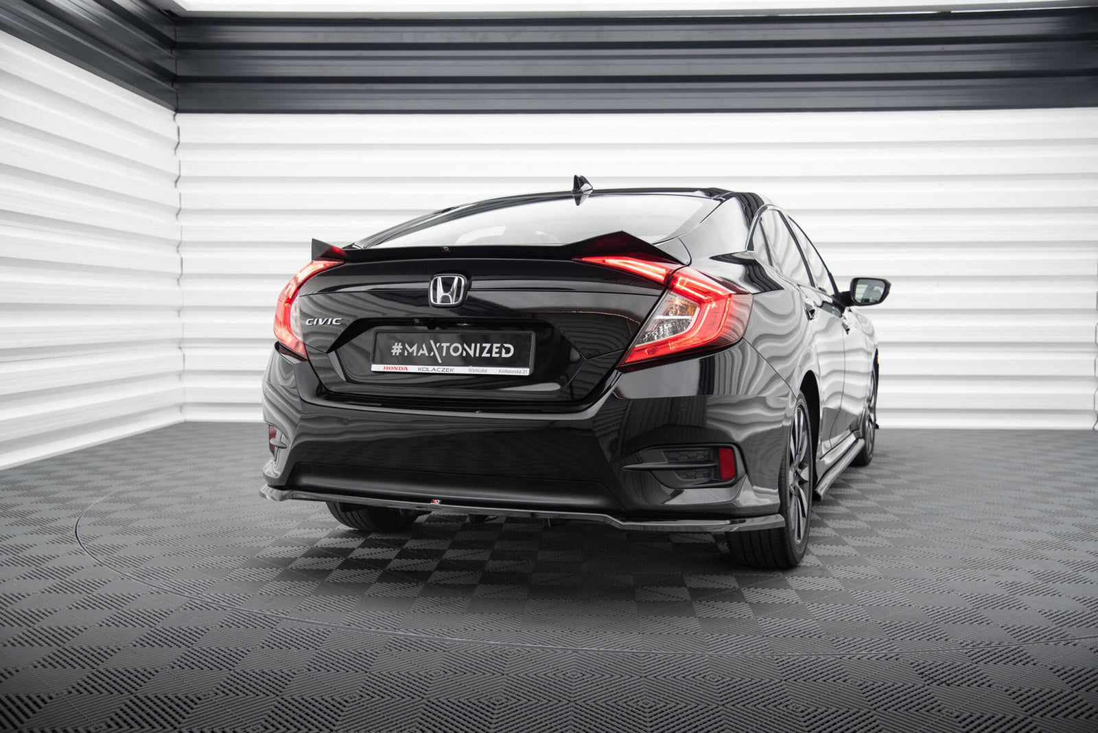 Splitter Tylny z Dyfuzorem Honda Civic Mk10 Maxton