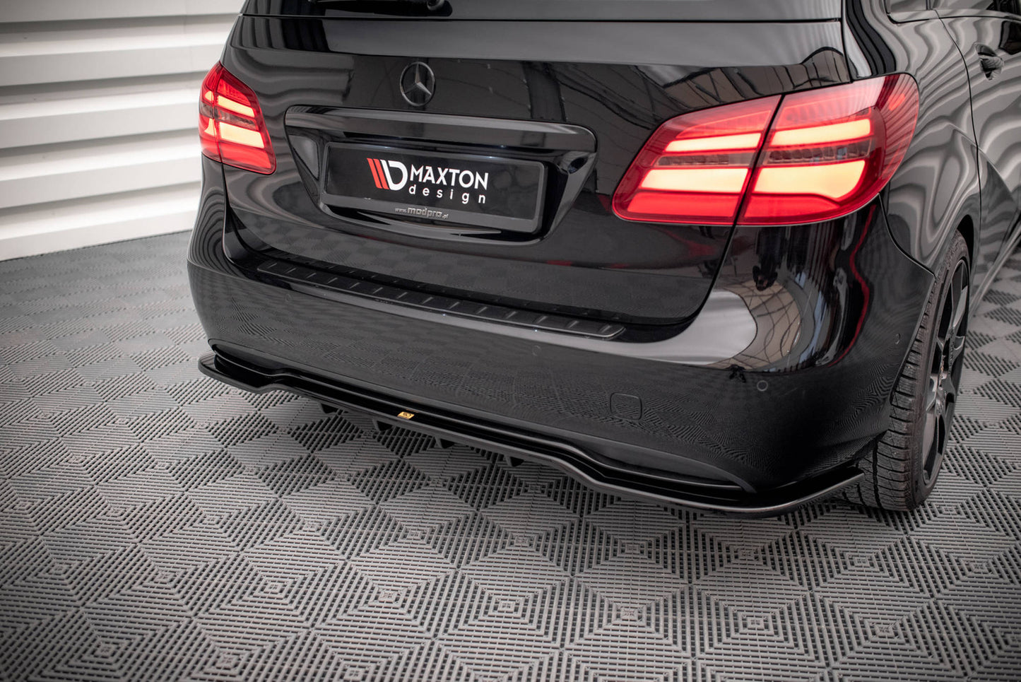 Splitter Tylny Mercedes-Benz B W246 Facelift Maxton