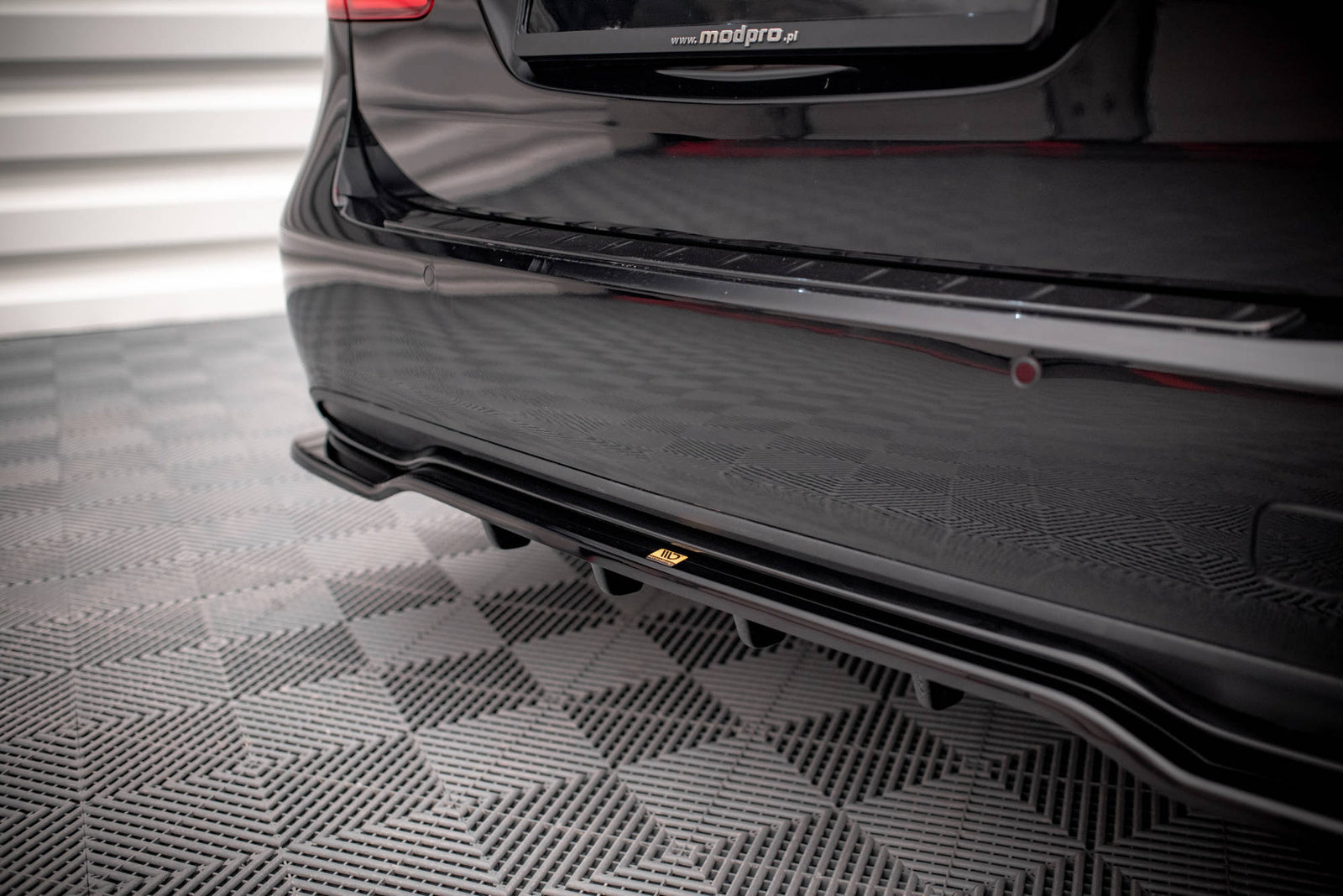 Splitter Tylny Mercedes-Benz B W246 Facelift Maxton