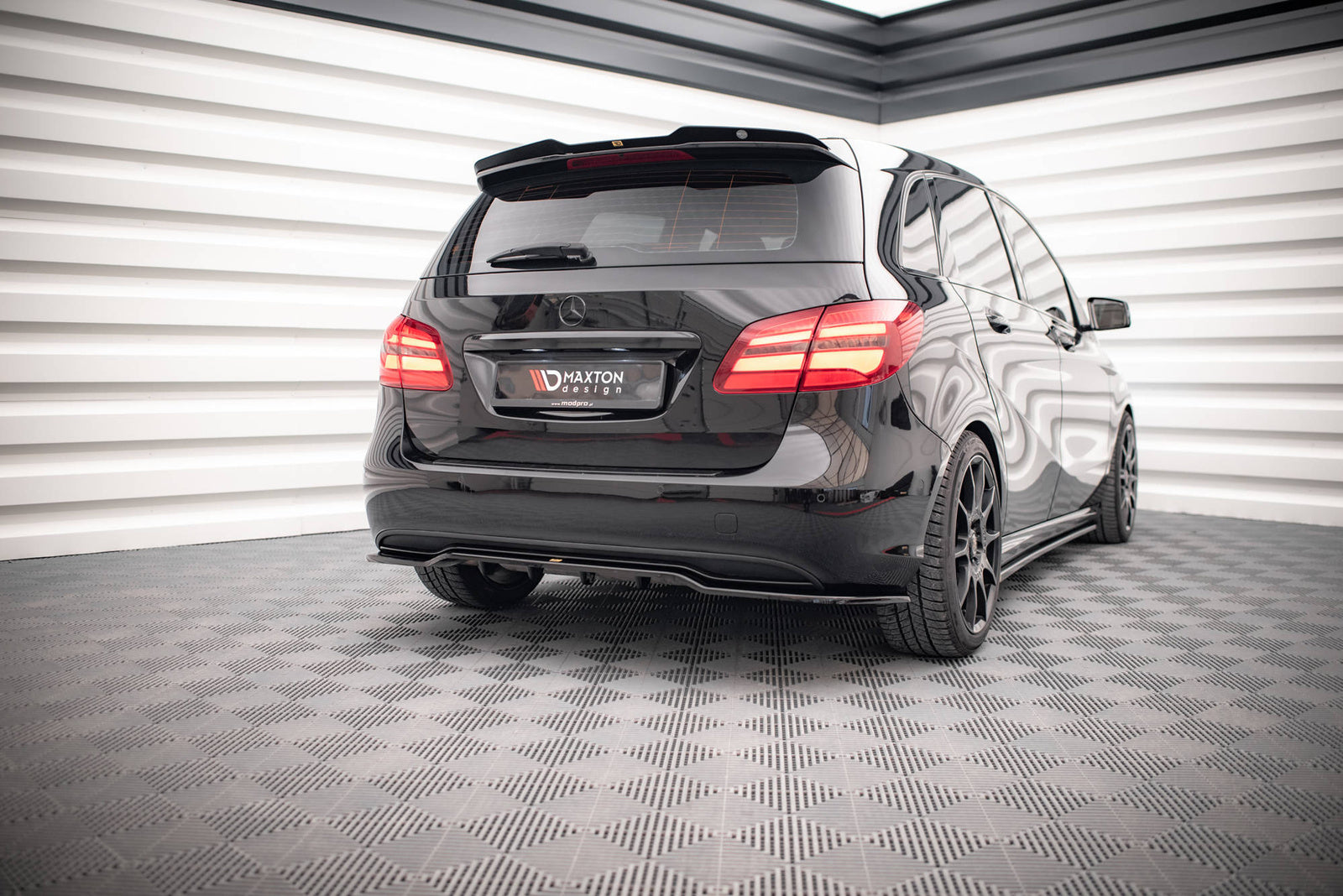 Splitter Tylny Mercedes-Benz B W246 Facelift Maxton