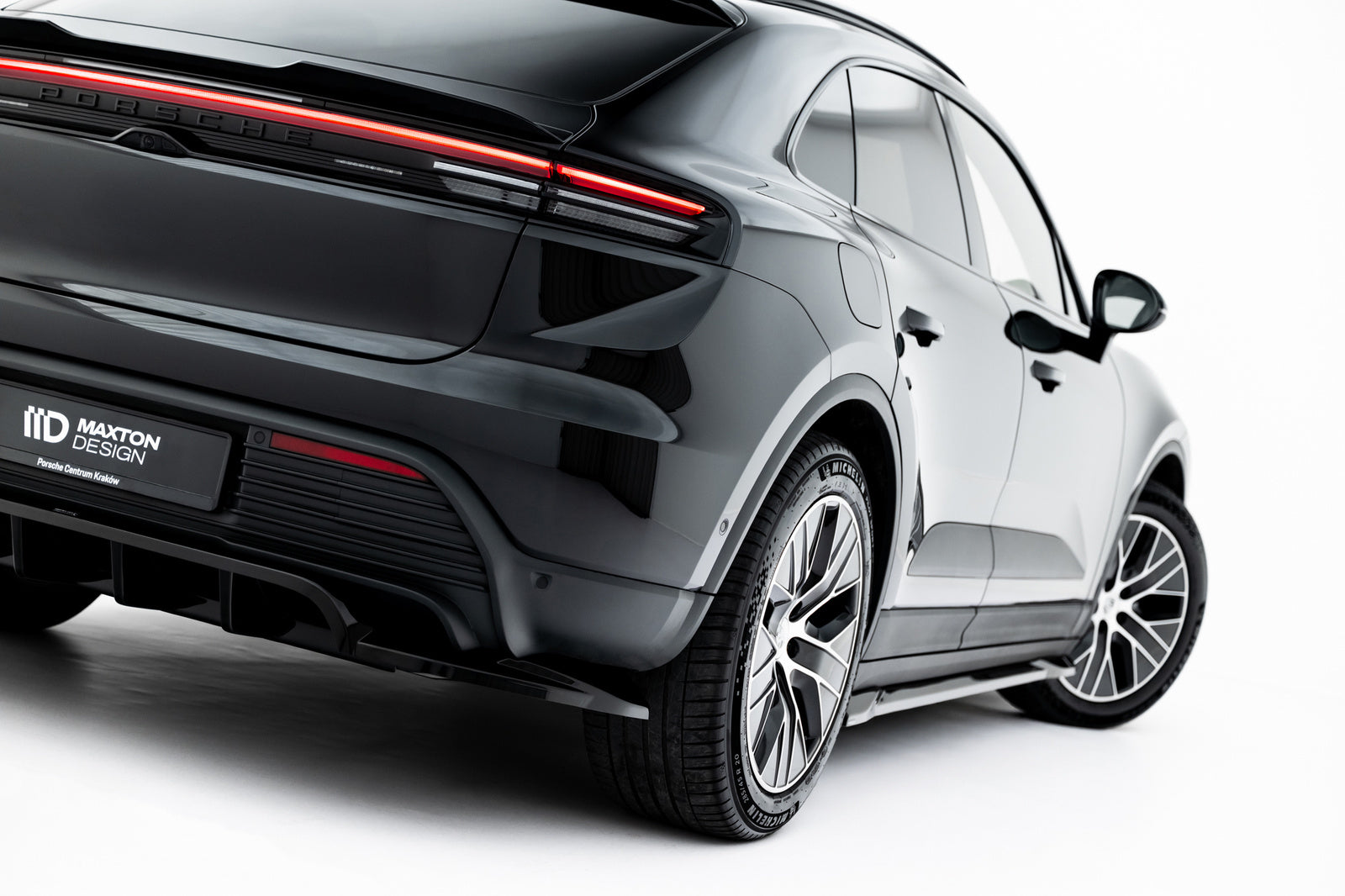 Splitter Tylny z Dyfuzorem Porsche Macan EV Mk1 Maxton