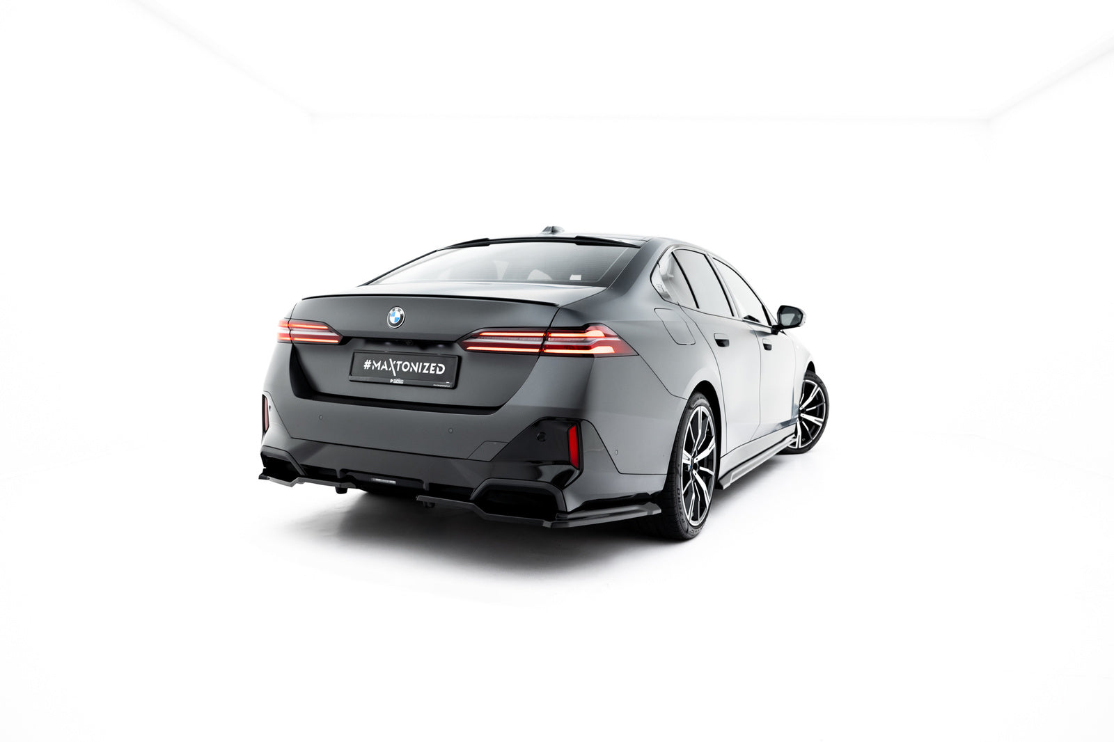 Splitter Tylny BMW 5 G60 M-Pack Maxton Design