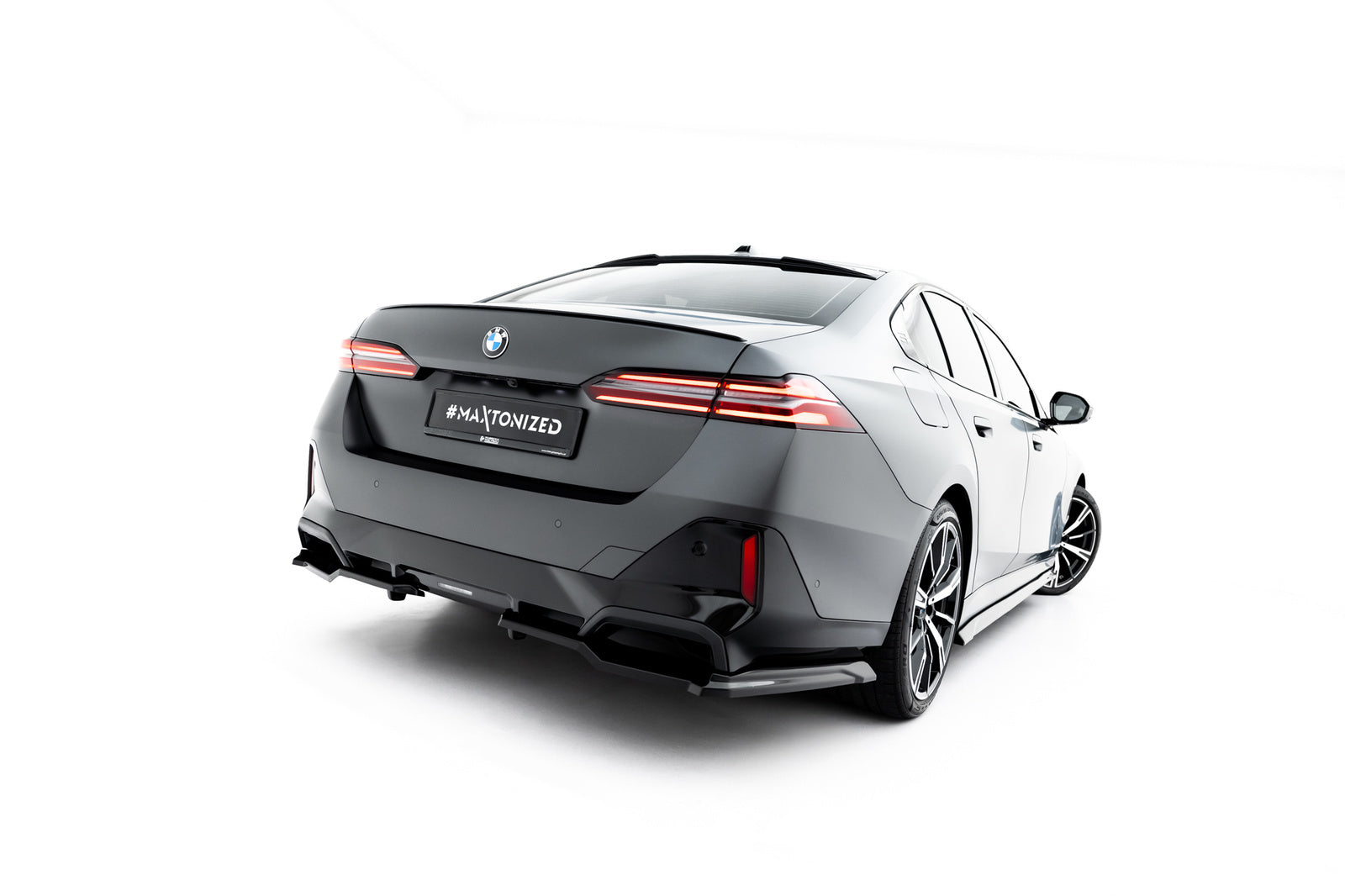 Splitter Tylny BMW 5 G60 M-Pack Maxton Design