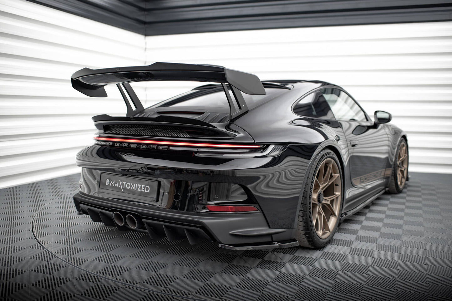 Splittery Tylne Porsche 911 992 GT3 Maxton Design