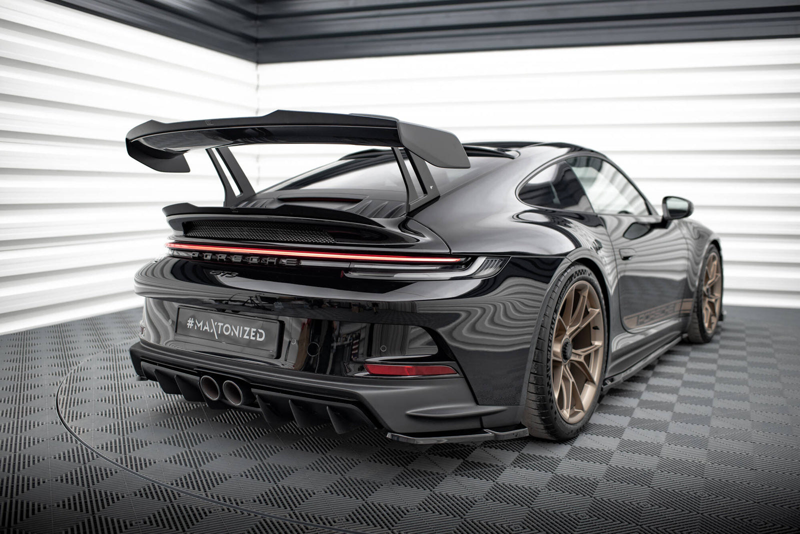 Splittery Tylne Porsche 911 992 GT3 Maxton Design
