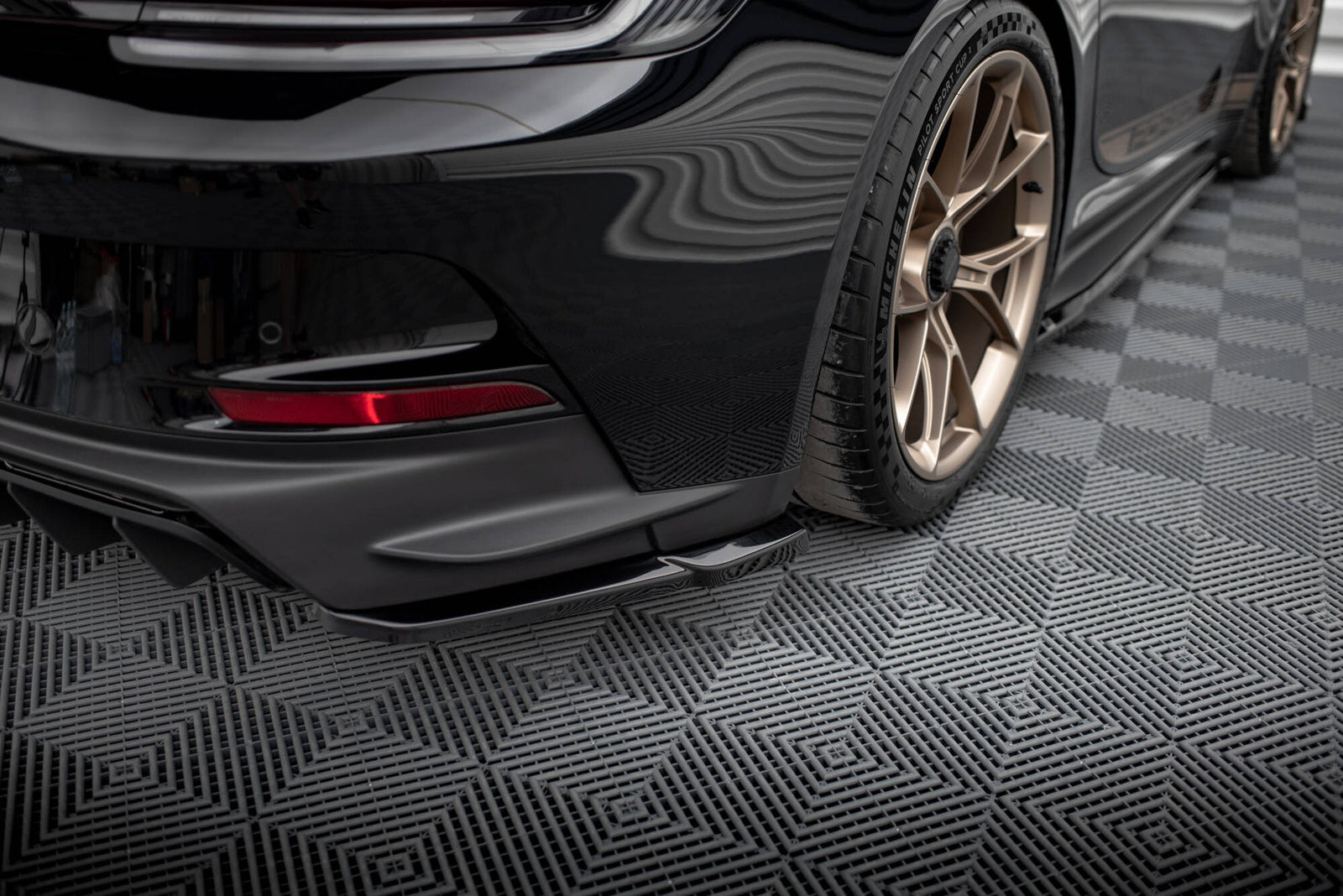 Splittery Tylne Porsche 911 992 GT3 Maxton Design