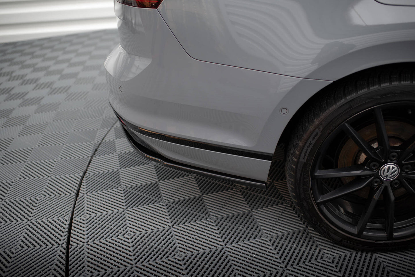 Splittery Tylne Boczne VW Passat B8 Facelift R-Line