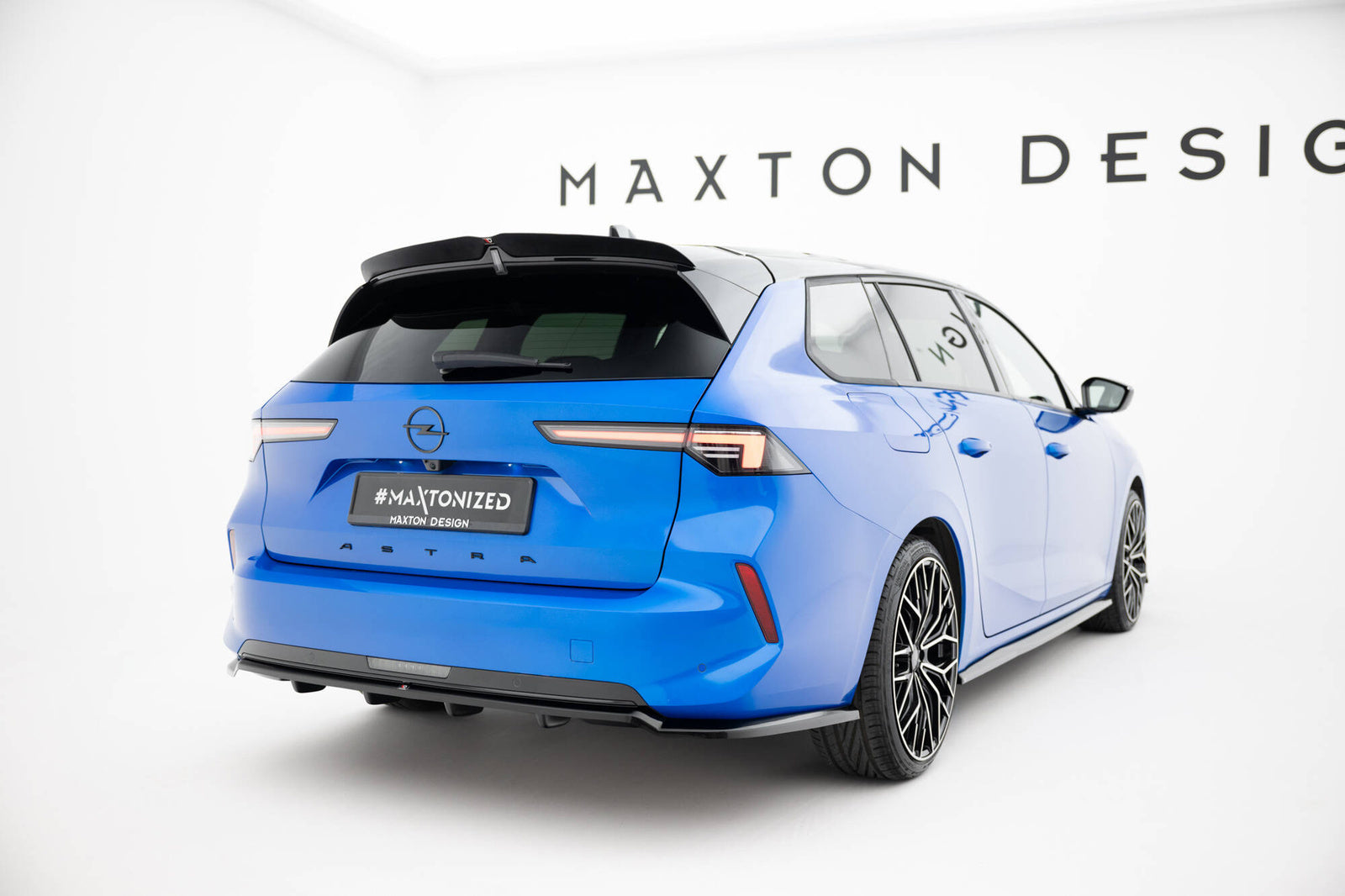 Spoiler Cap Maxton Design Opel Astra L Sports Tourer (MK6)