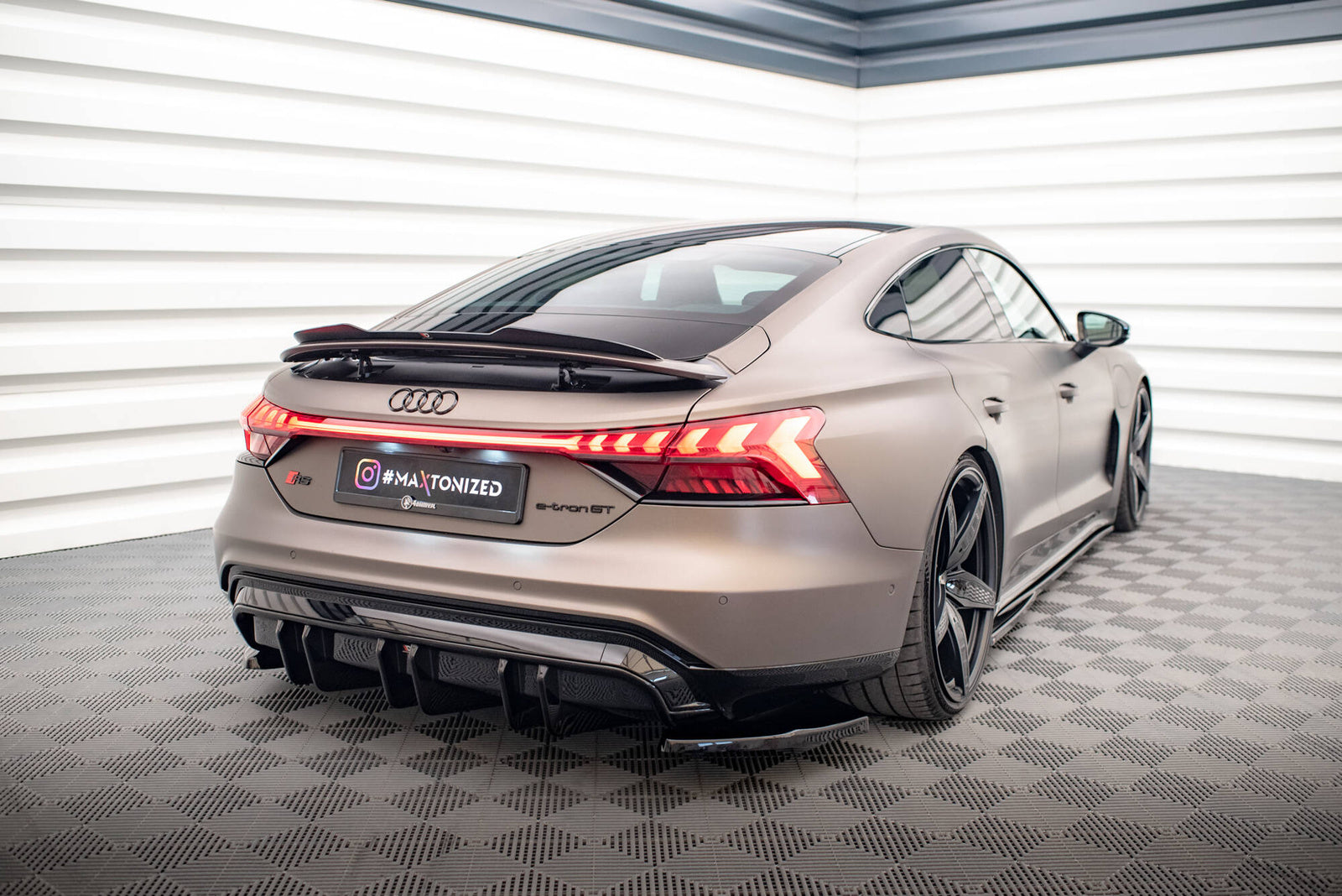 Zestaw Splitterów Maxton Design Audi e-Tron GT / RS GT Mk1