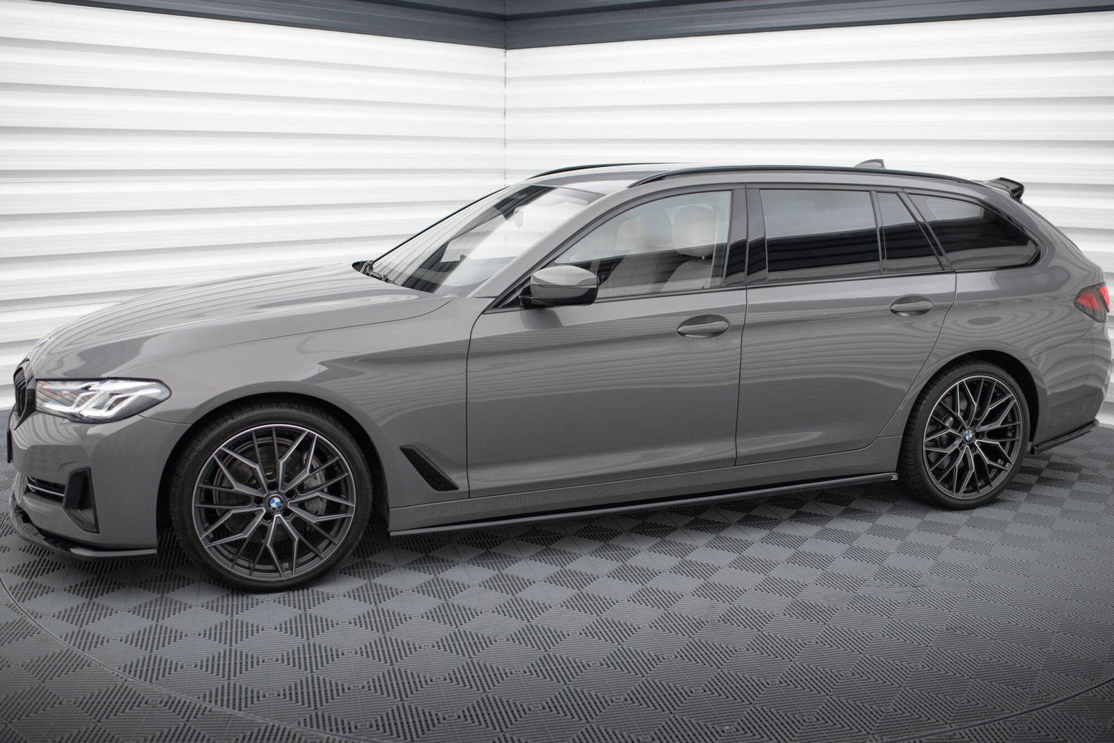Zestaw Splitterów Maxton Design BMW 5 Touring G31 Facelift