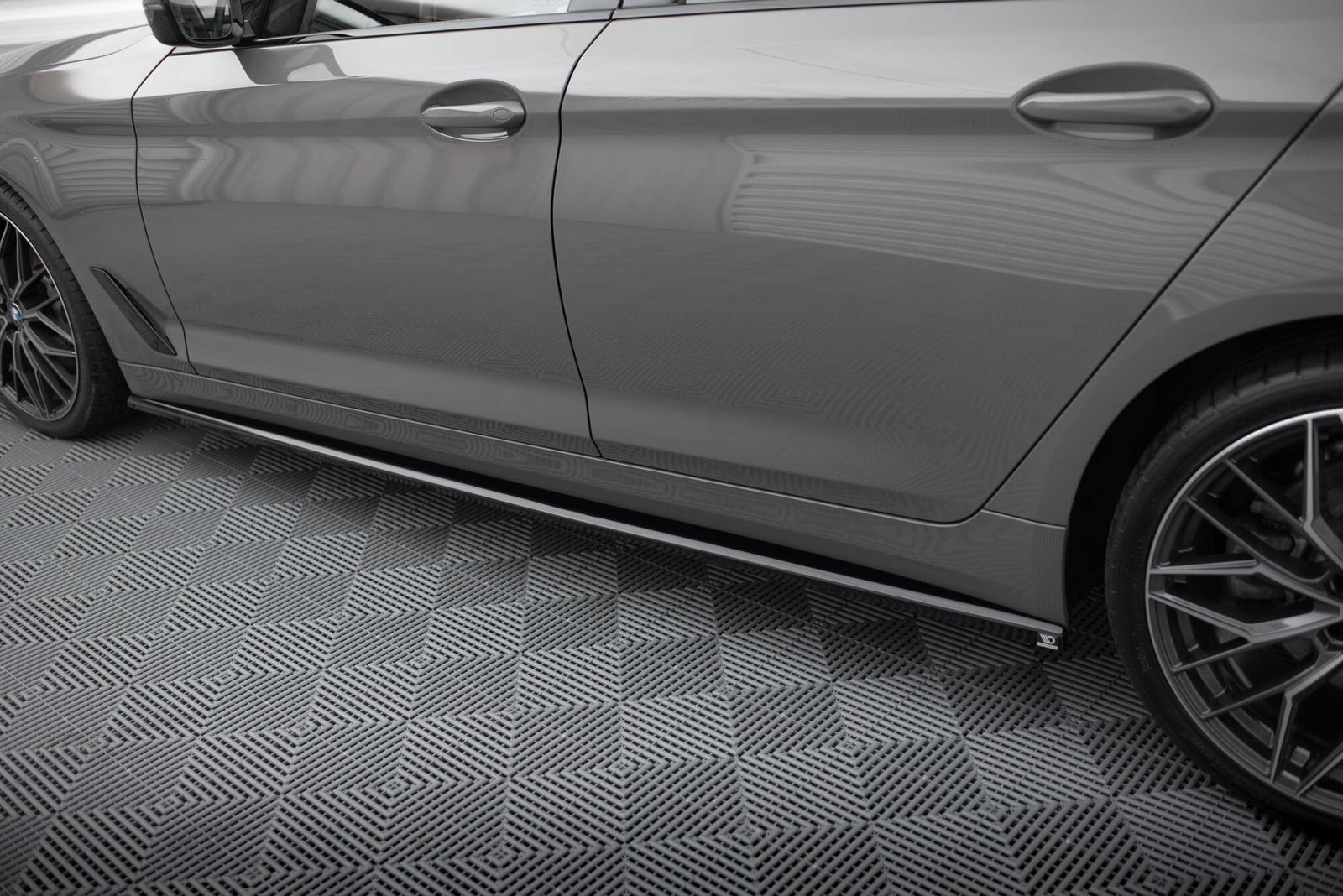 Zestaw Splitterów Maxton Design BMW 5 Touring G31 Facelift