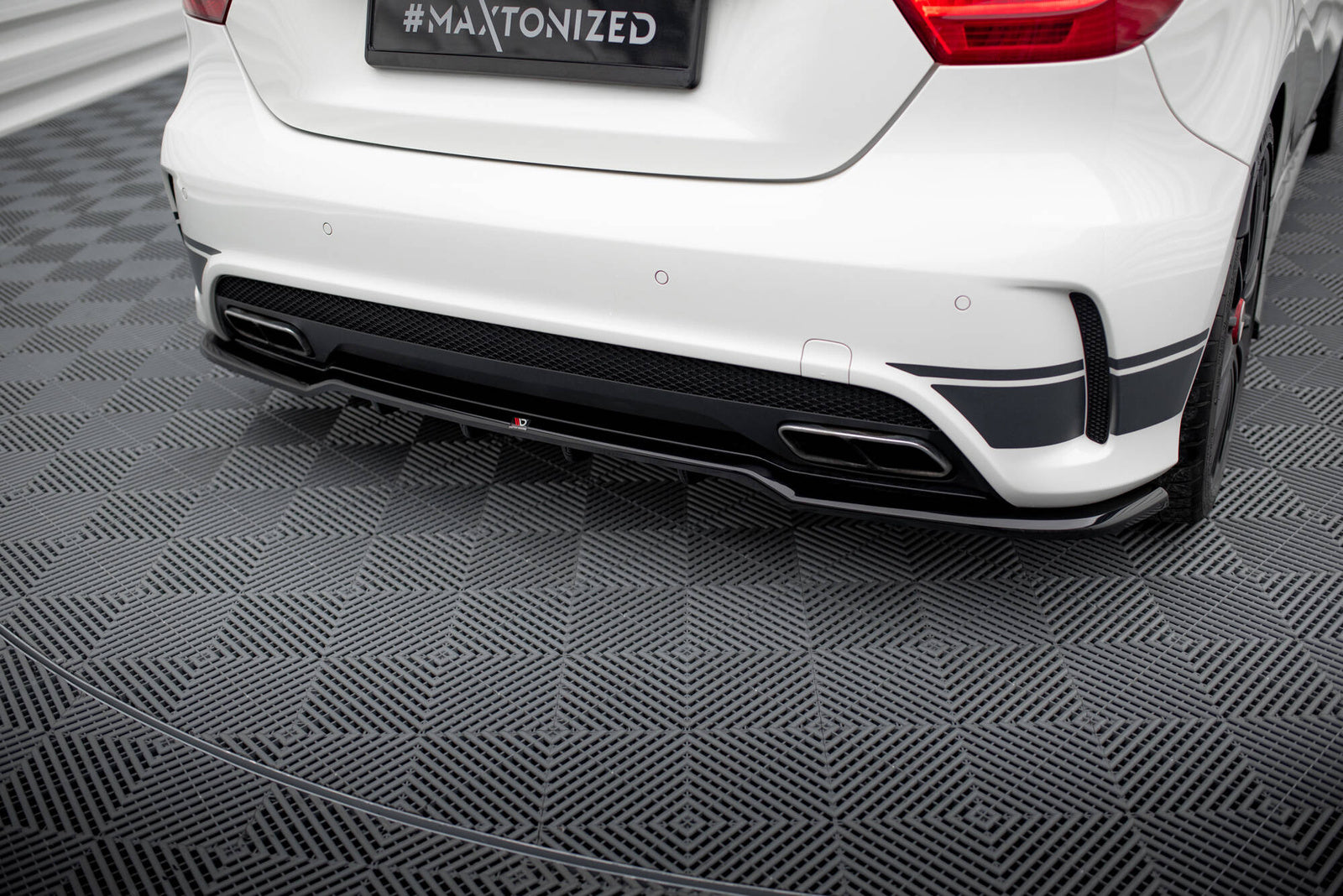 Zestaw Splitterów Maxton Mercedes A45 AMG W176