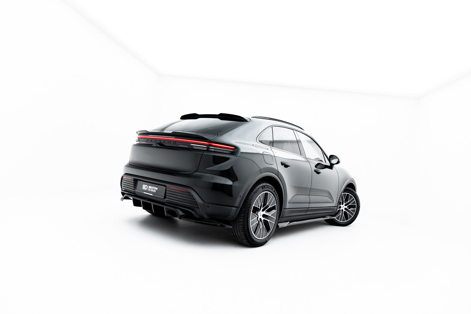 Zestaw Splitterów Maxton Design Porsche Macan EV Mk1