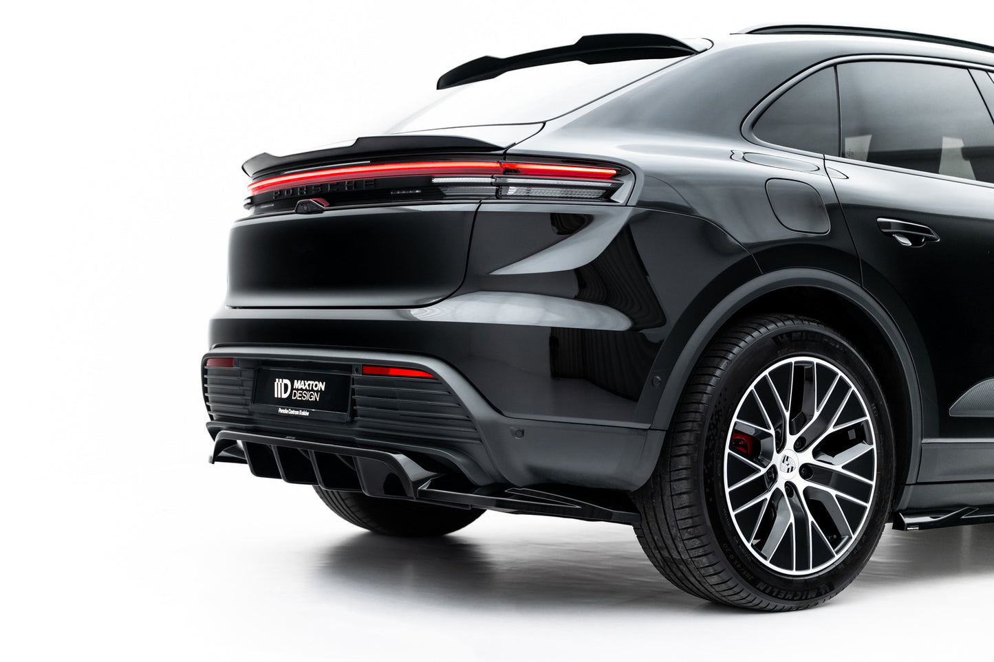Zestaw Splitterów Maxton Design Porsche Macan EV Mk1