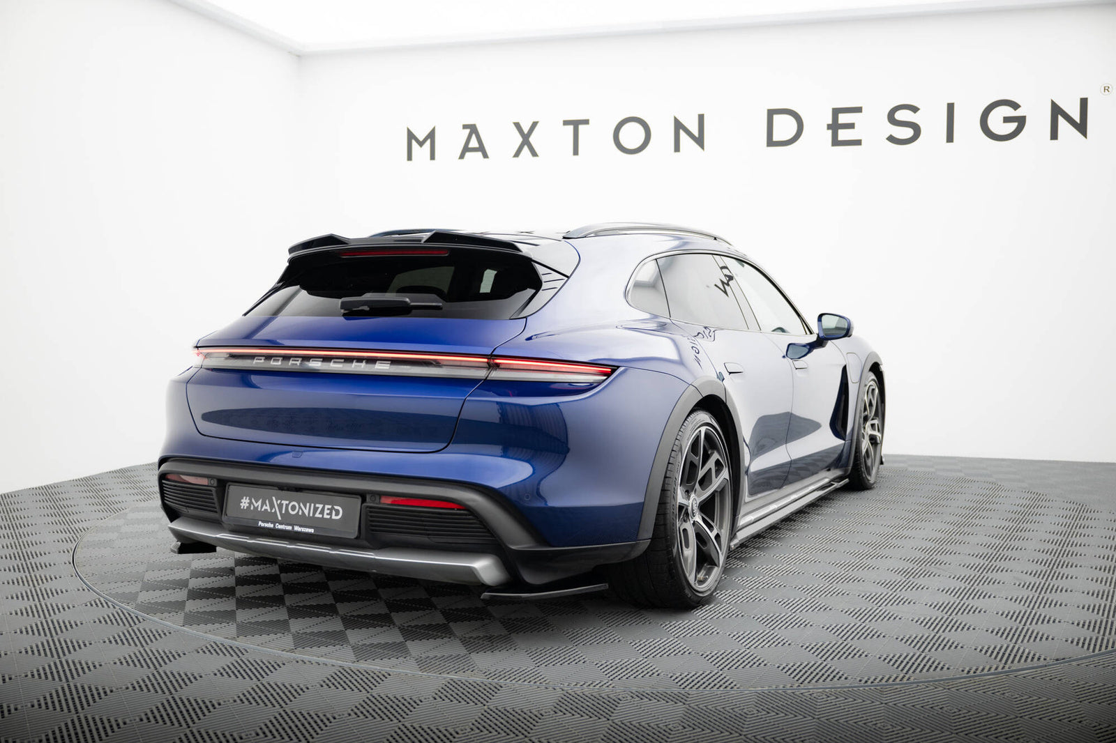 Zestaw Splitterów Maxton Porsche Taycan Cross Turismo 4S