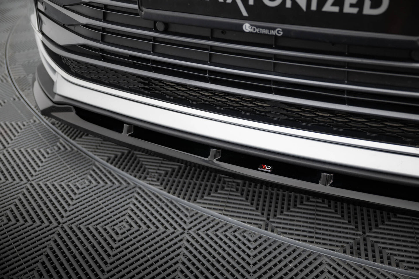 Zestaw Splitterów Maxton Design Toyota Sienna Mk4 (2020-)